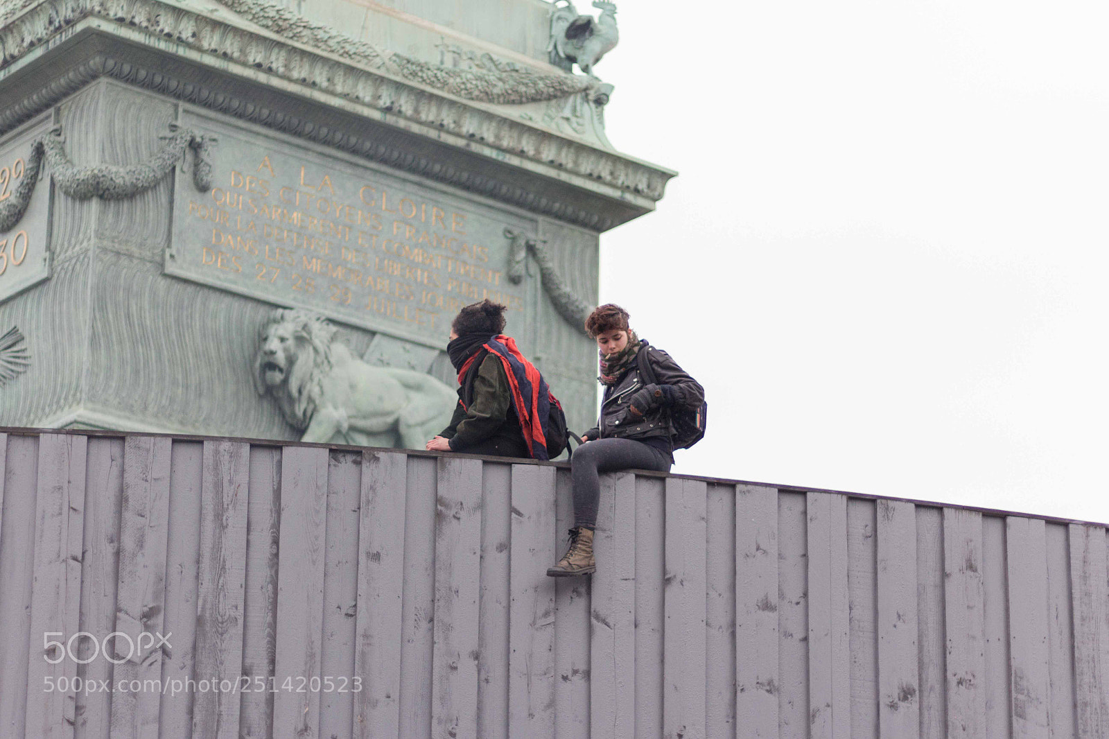 Canon EOS 700D (EOS Rebel T5i / EOS Kiss X7i) sample photo. Two women on top photography