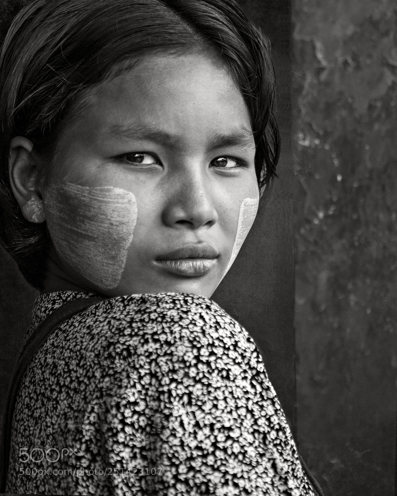 Nikon D200 sample photo. Market pose / yangon photography