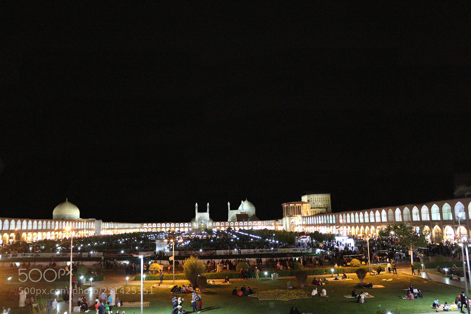 Canon EOS 700D (EOS Rebel T5i / EOS Kiss X7i) sample photo. Naghsh-e-jahan square at night photography