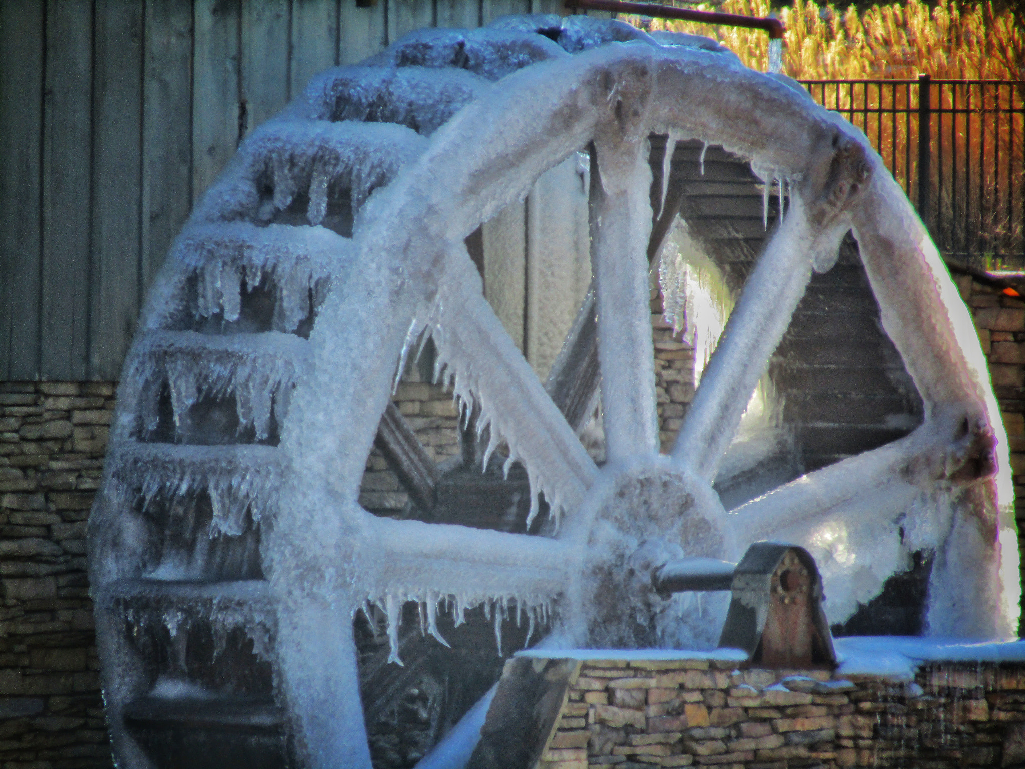 Canon PowerShot SX420 IS sample photo. Ice wheel photography