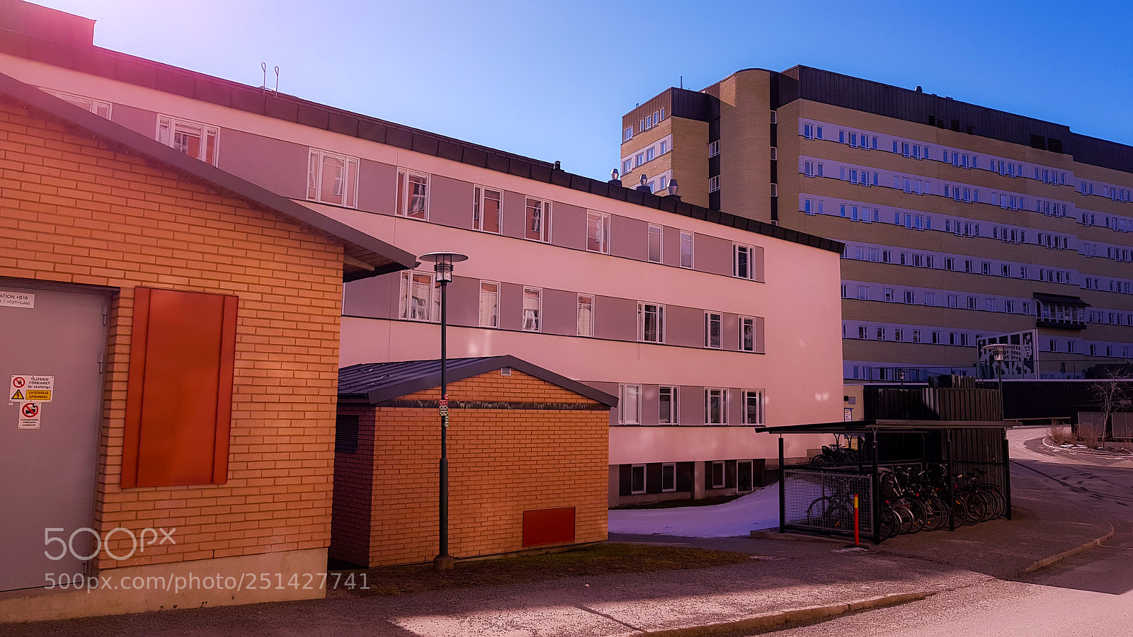 Samsung Galaxy S8 sample photo. Some buildings in town. photography