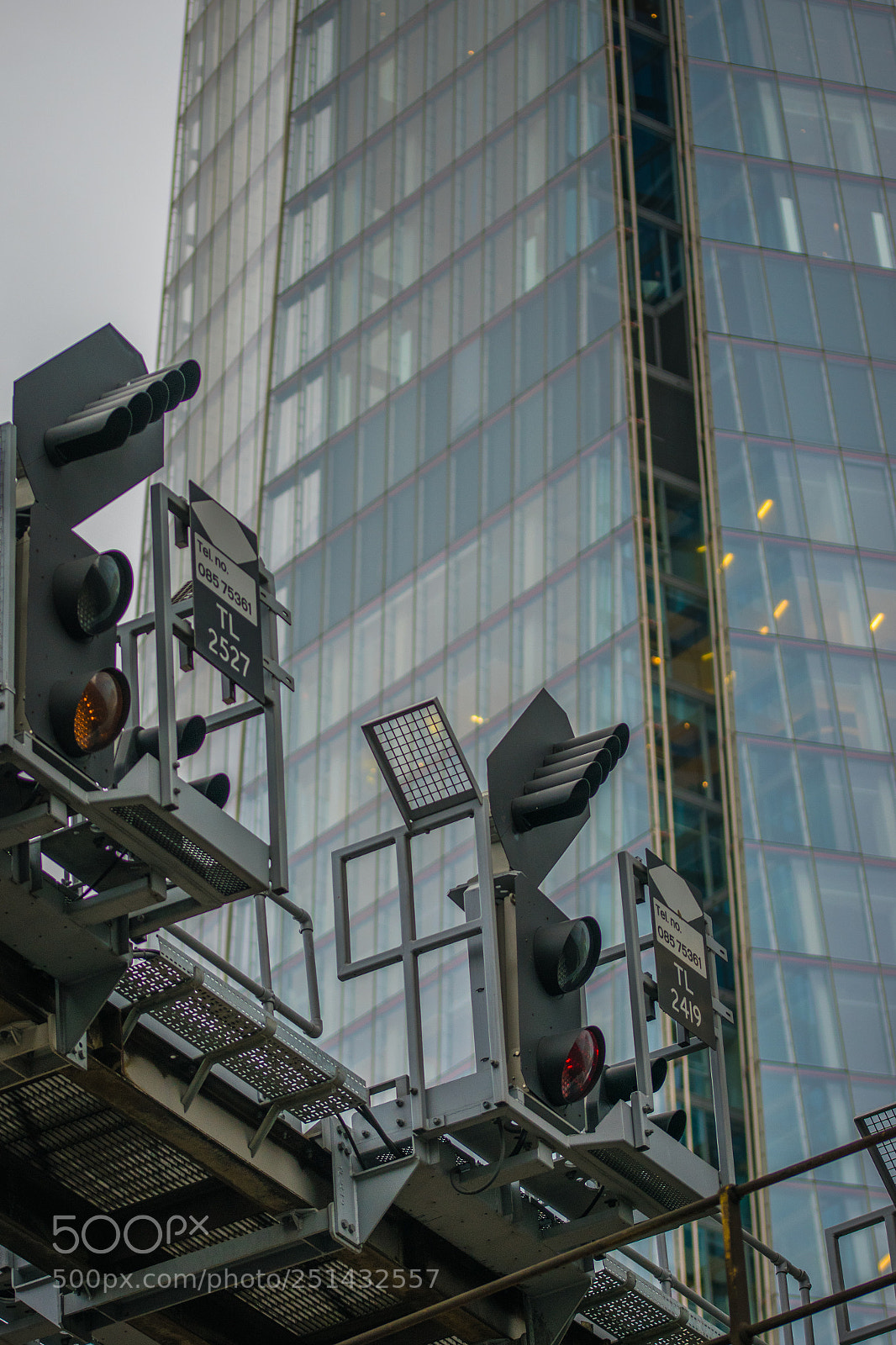 Nikon D3300 sample photo. Shard traffic lights photography