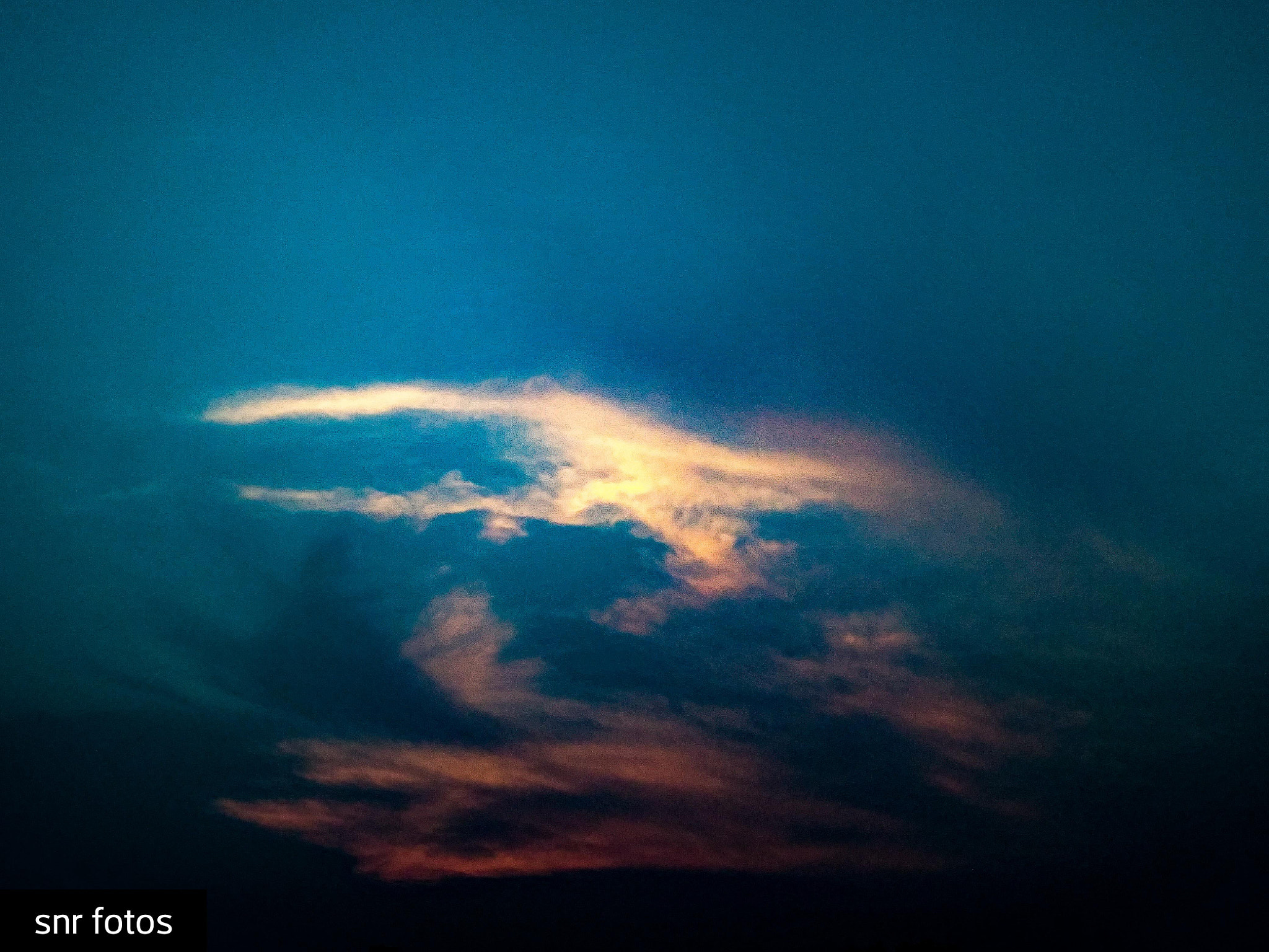 LG Q6 sample photo. Burning sky photography