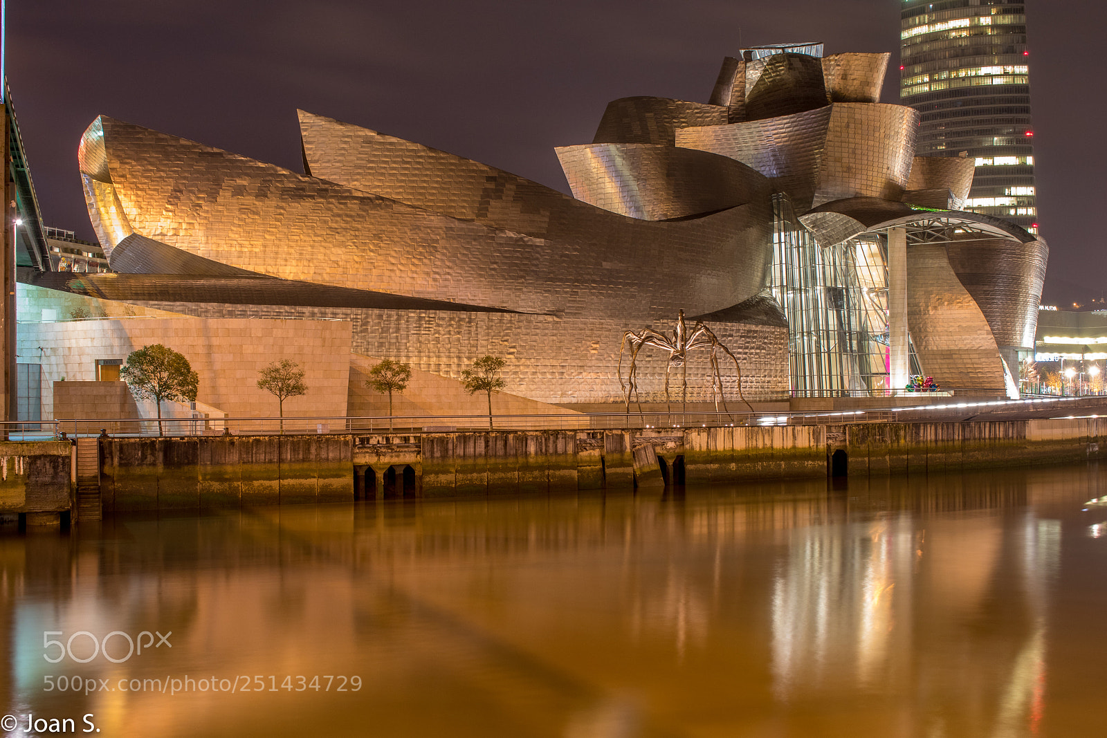 Canon EOS 80D sample photo. Guggenheim photography