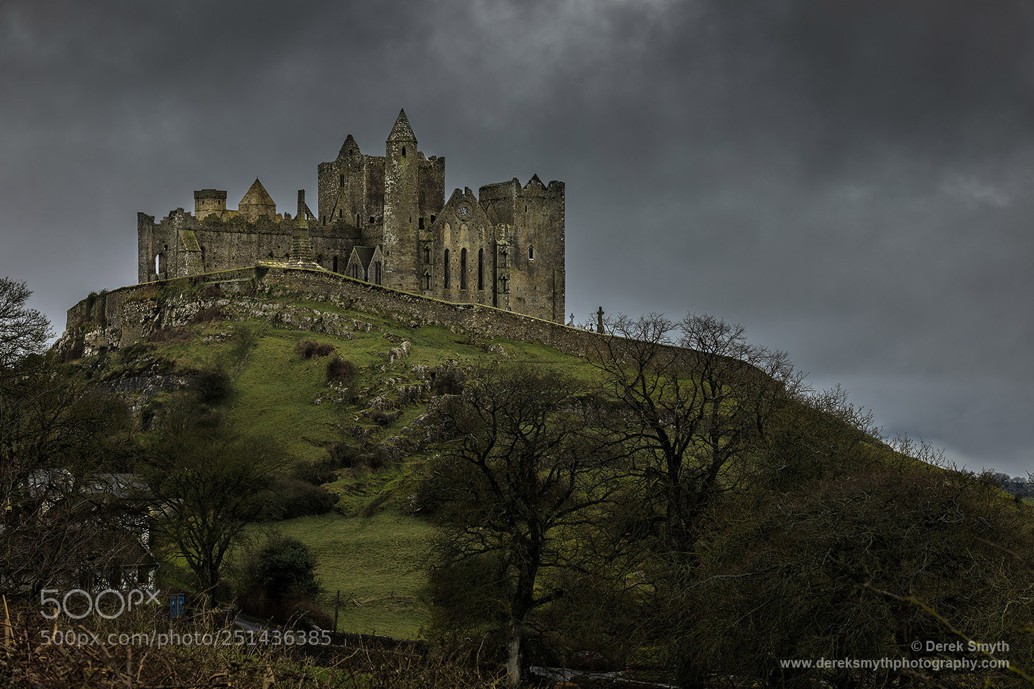 Canon EOS 5D Mark IV sample photo. Rock of cashel photography