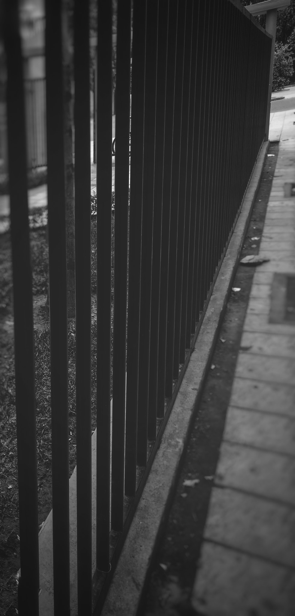 LG G2 sample photo. Repeating style street photography