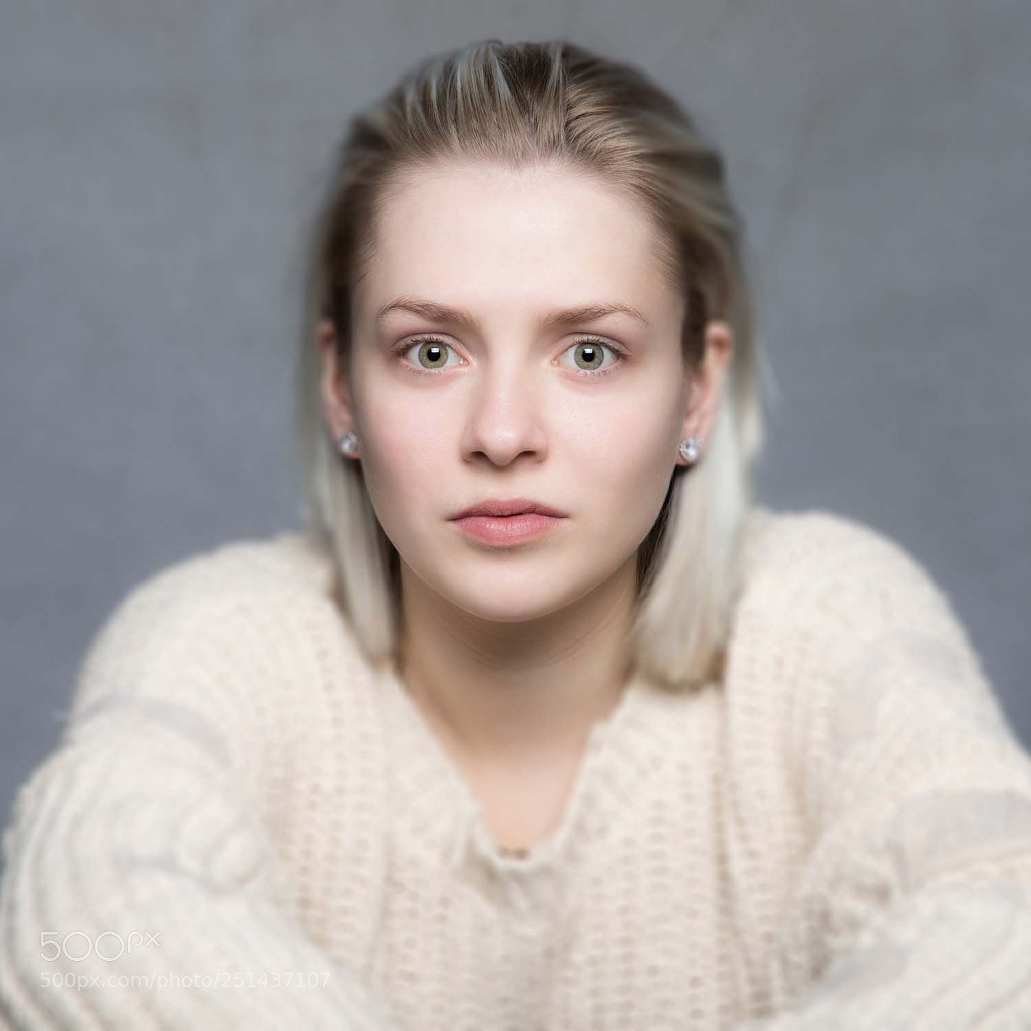 Canon EOS 5D Mark IV sample photo. Portrait photography