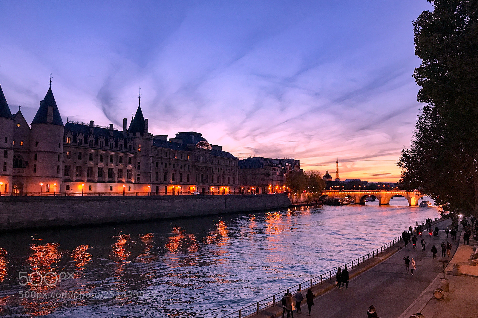 Apple iPhone 7 sample photo. Parisian evenings photography