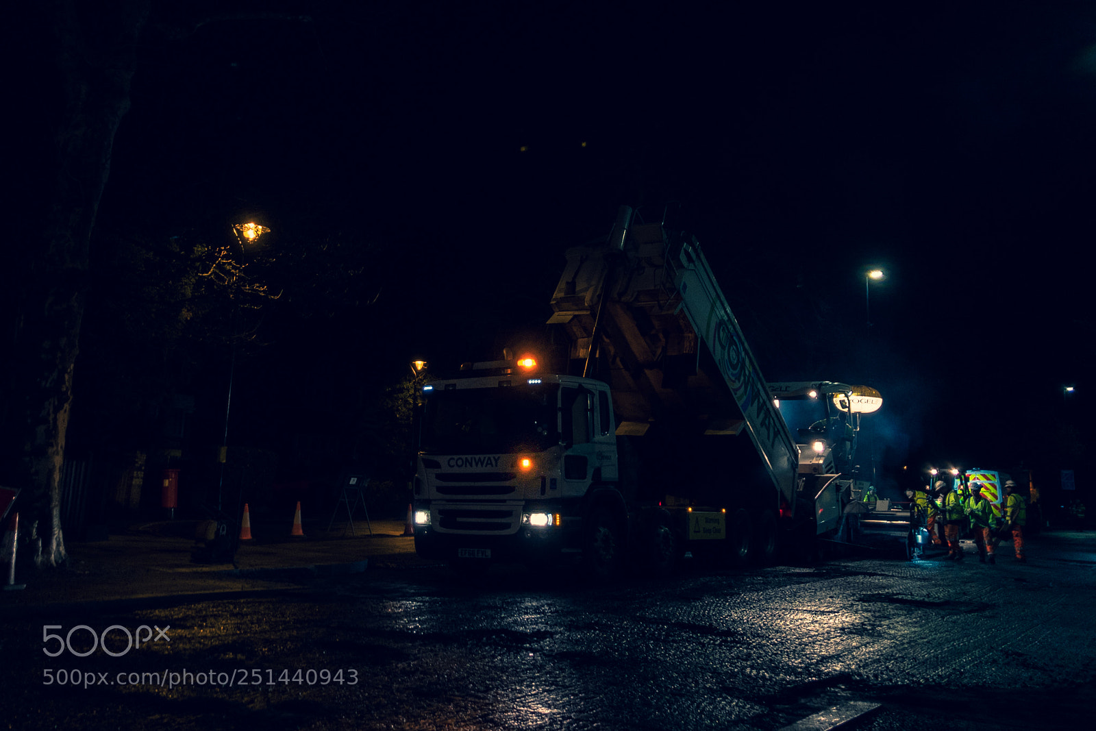 Apple iPhone 8 Plus sample photo. Night heroes photography