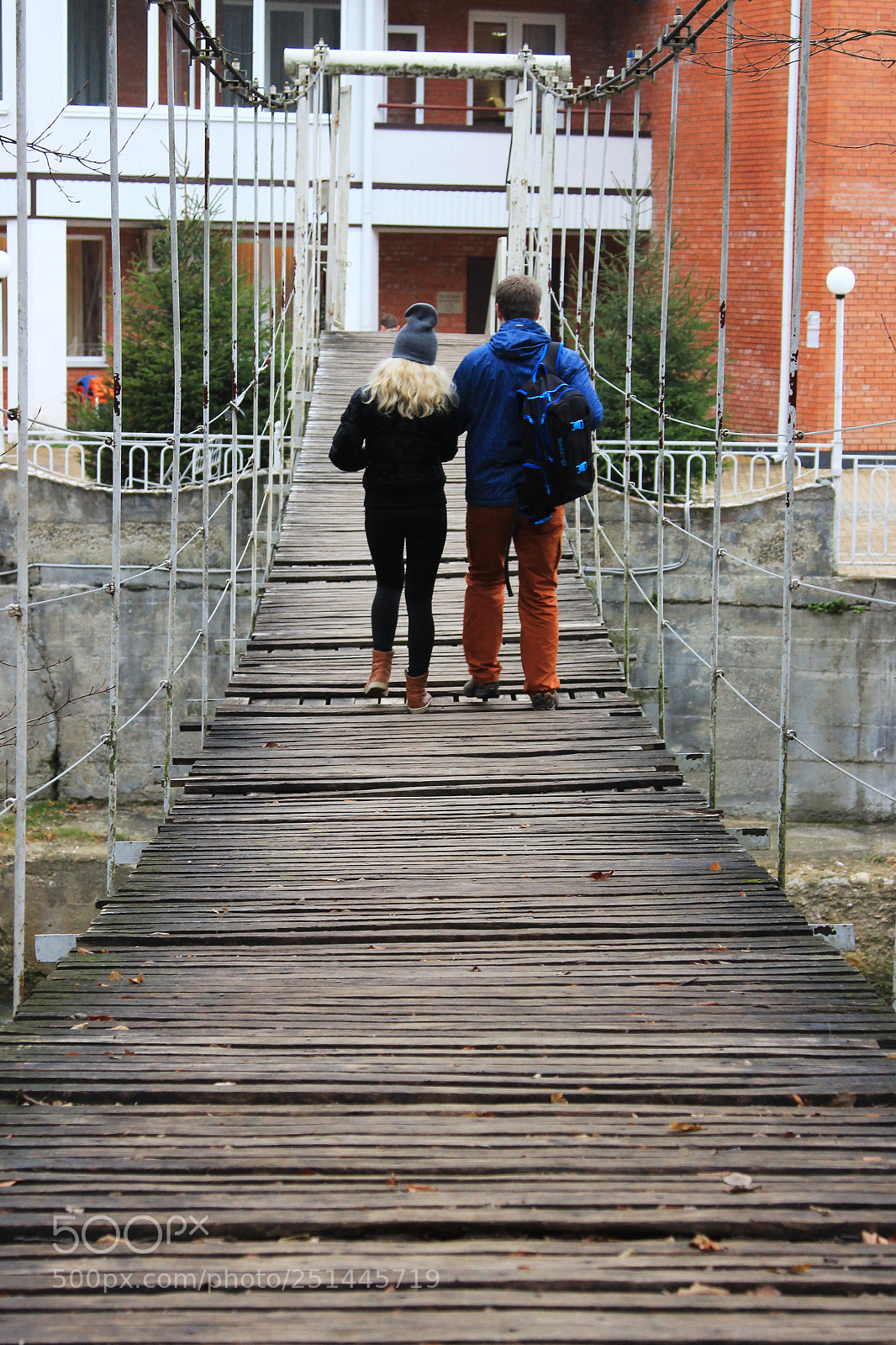 Canon EOS 600D (Rebel EOS T3i / EOS Kiss X5) sample photo. Lovers on the bridge photography