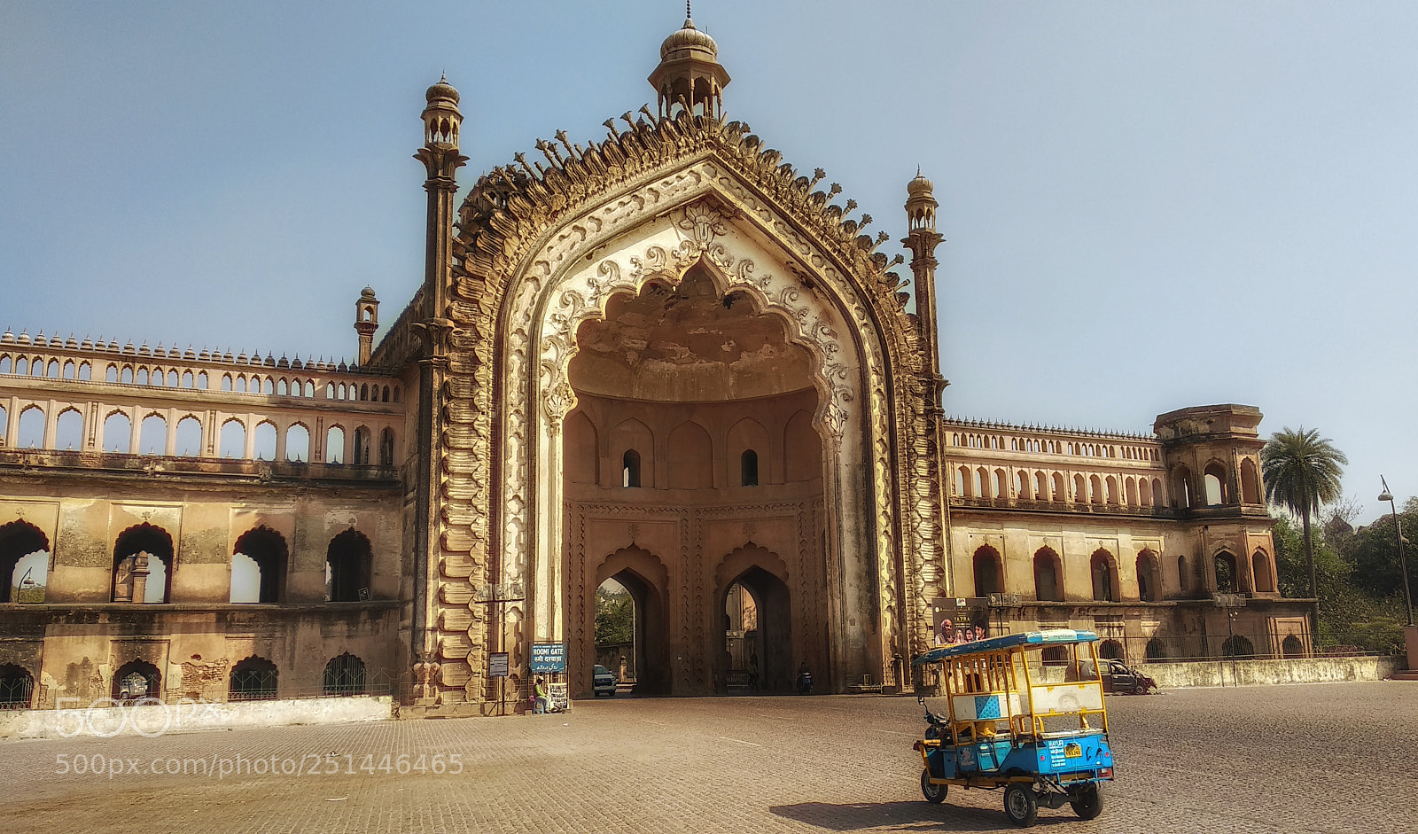 Xiaomi Mi A1 sample photo. Rumi gate photography