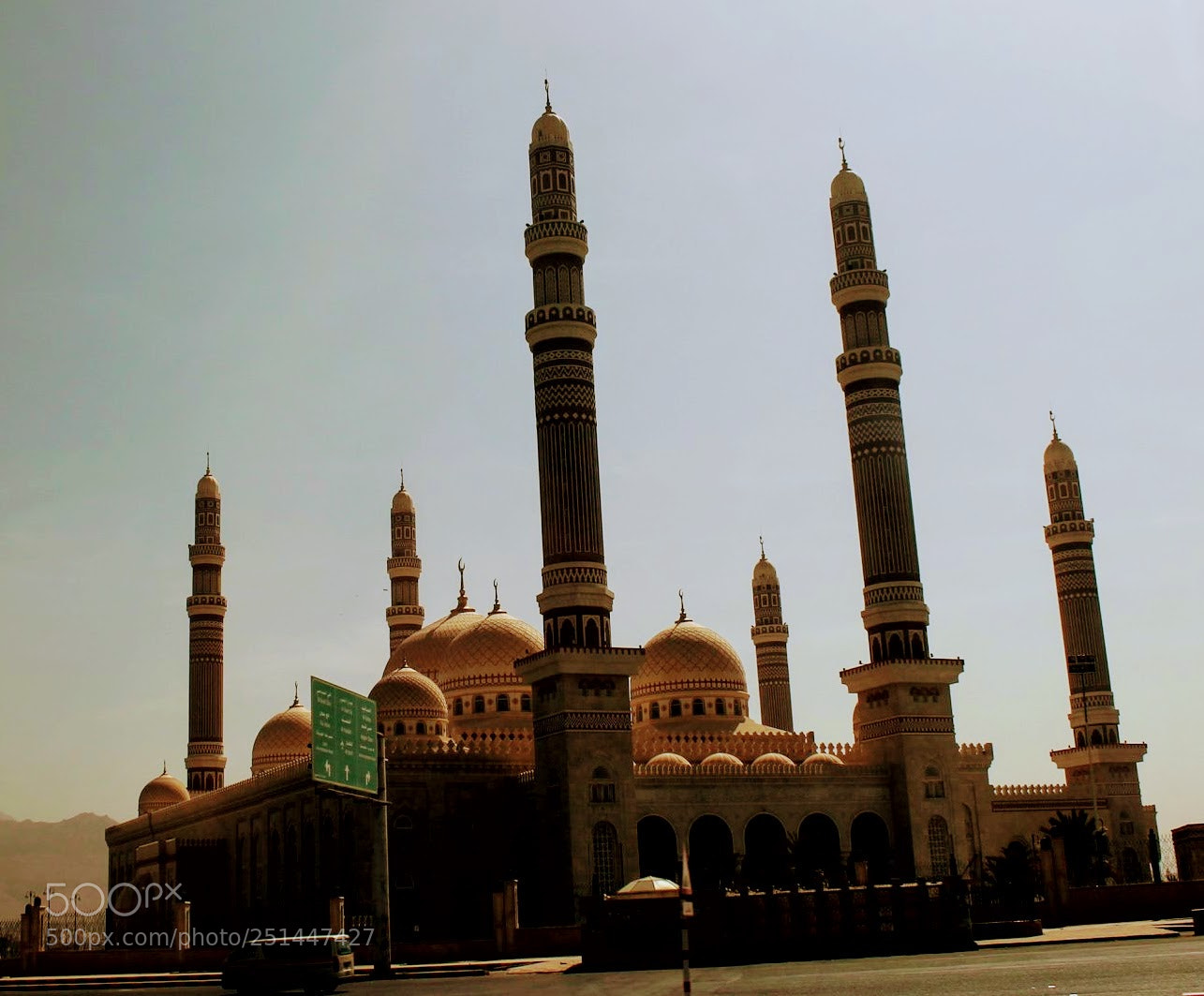 Canon EOS 1100D (EOS Rebel T3 / EOS Kiss X50) sample photo. Al saleh mosque photography