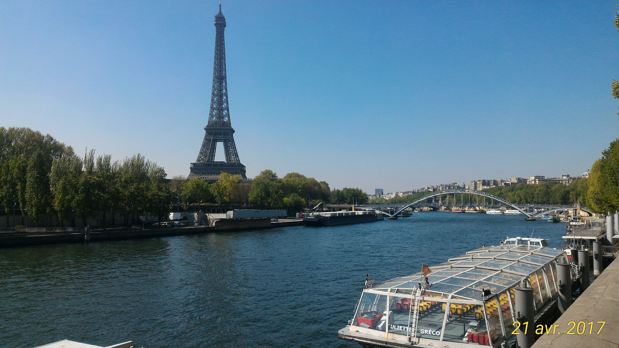 ASUS ZenFone 2 (ZE551ML) sample photo