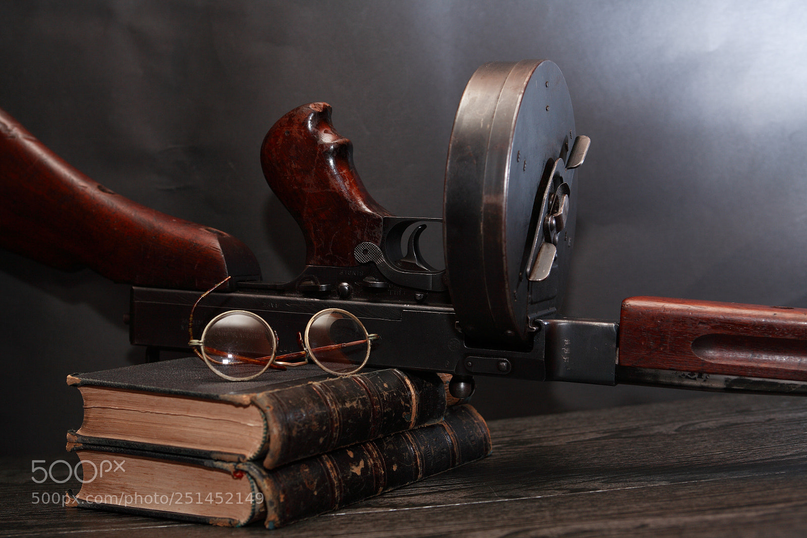Canon EOS 5D sample photo. Old usa submachine gun photography