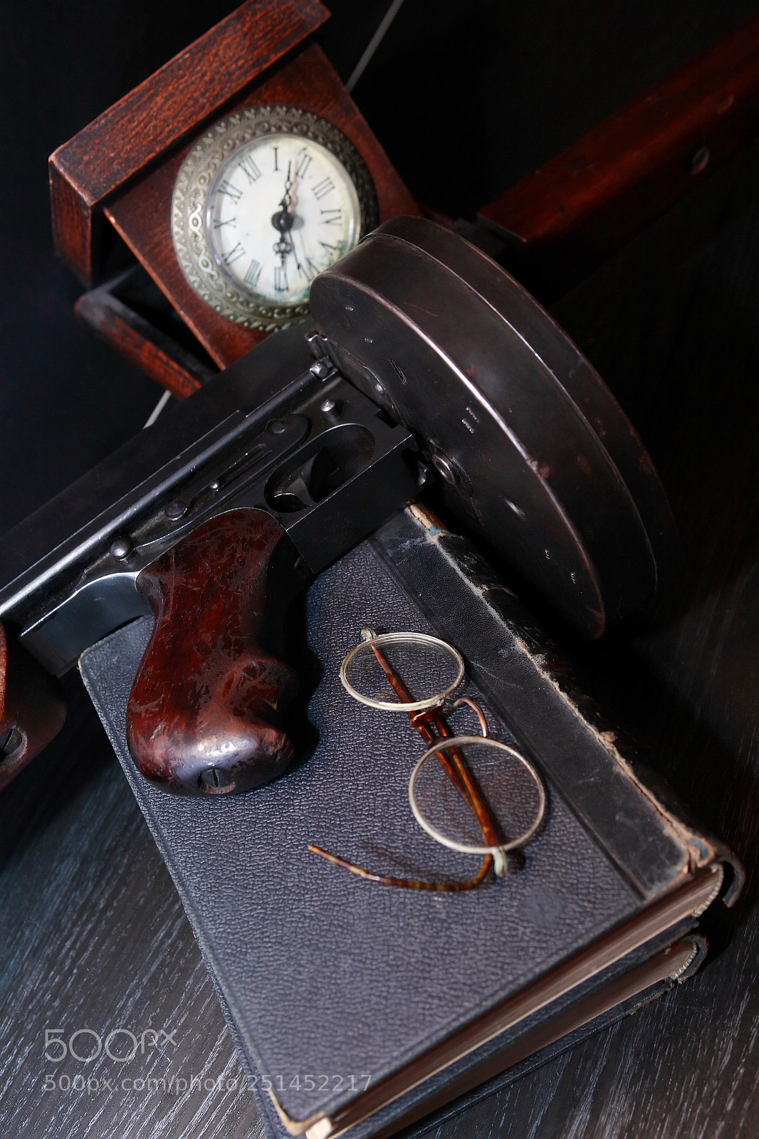 Canon EOS 5D sample photo. Old usa submachine gun photography