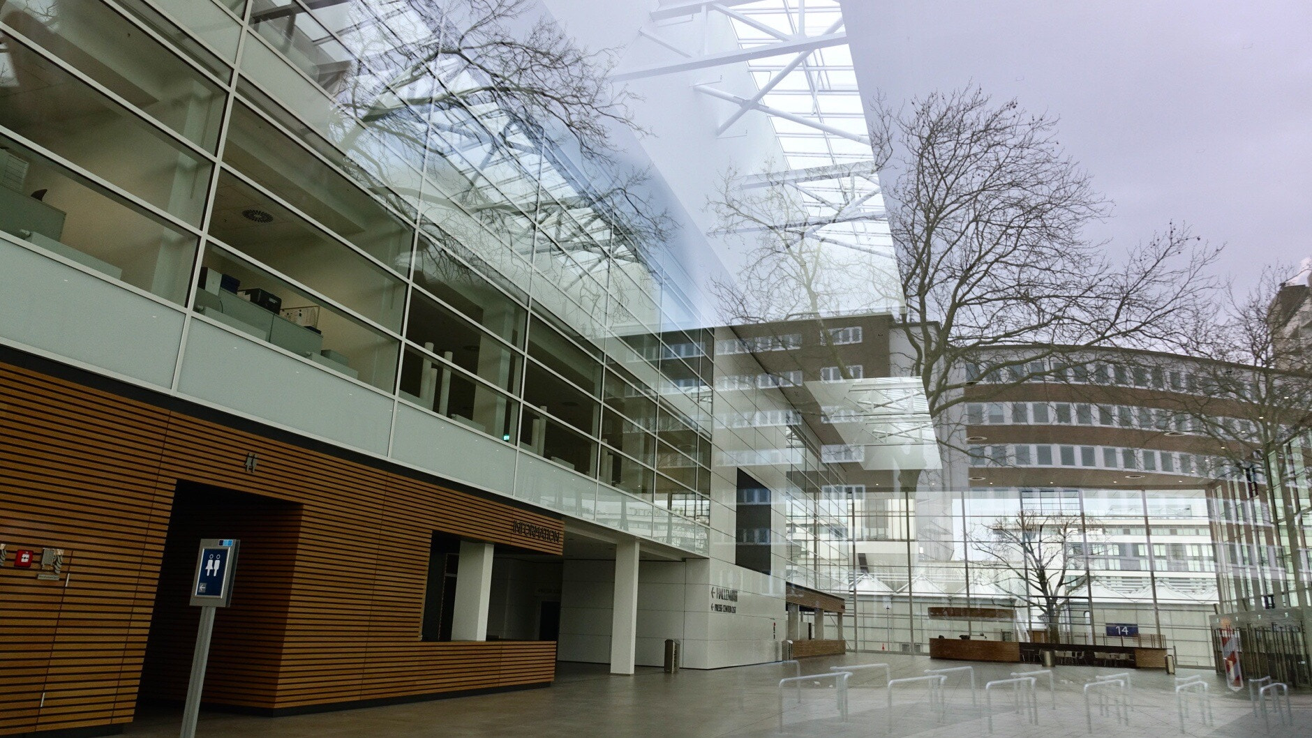Sony Cyber-shot DSC-RX10 II sample photo. Messe essen photography