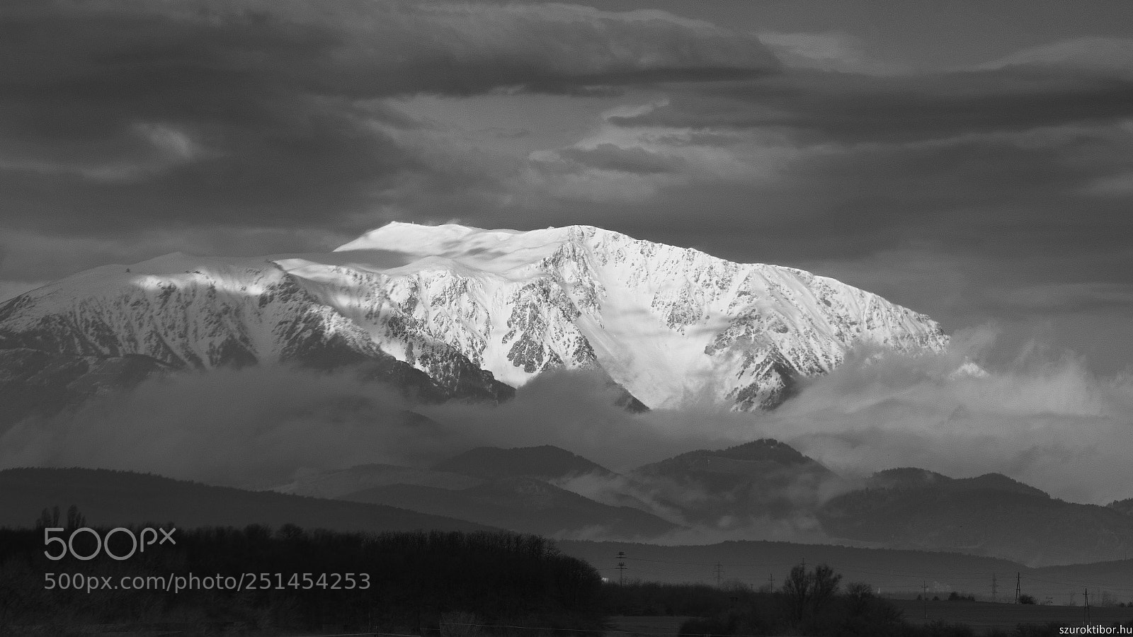 Nikon D7200 sample photo. Mountain in the fog photography