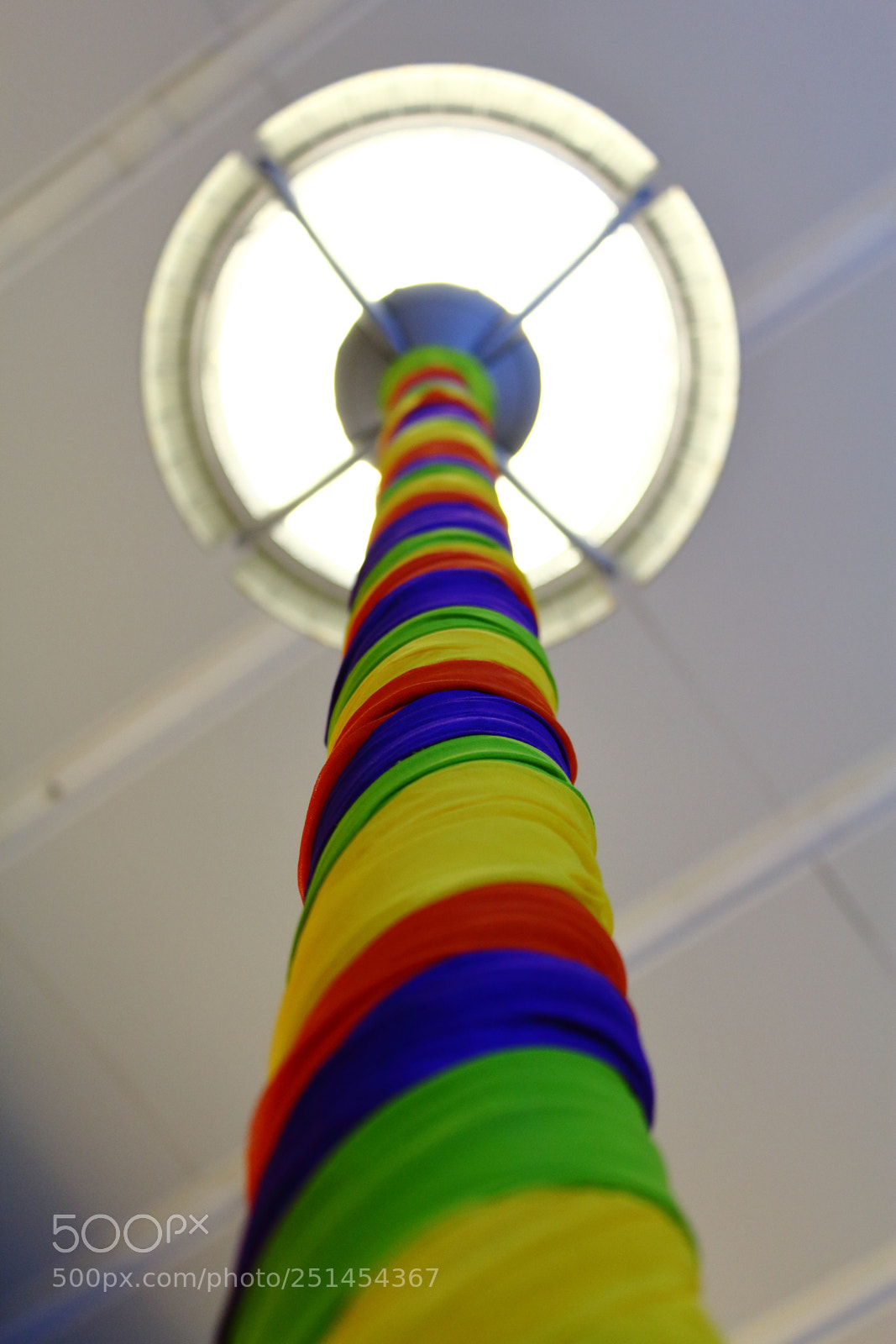 Canon EOS 1300D (EOS Rebel T6 / EOS Kiss X80) sample photo. Colorful lamp post photography