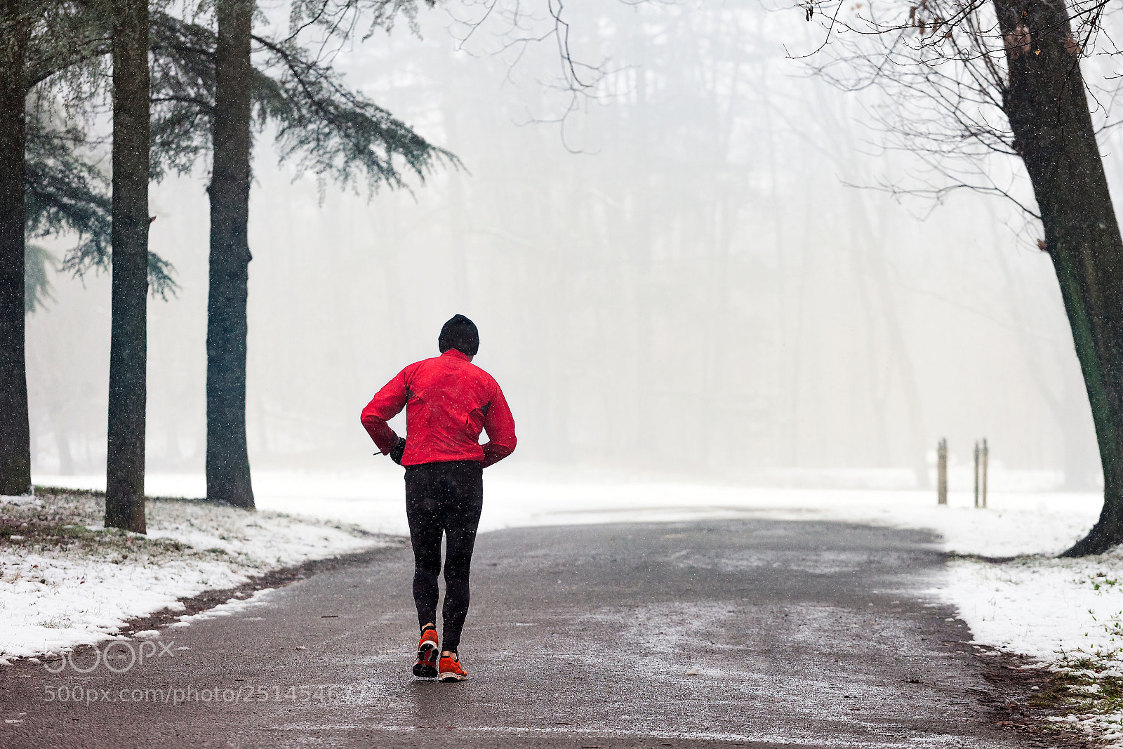 Canon EOS 5D Mark II sample photo. Old man runner photography