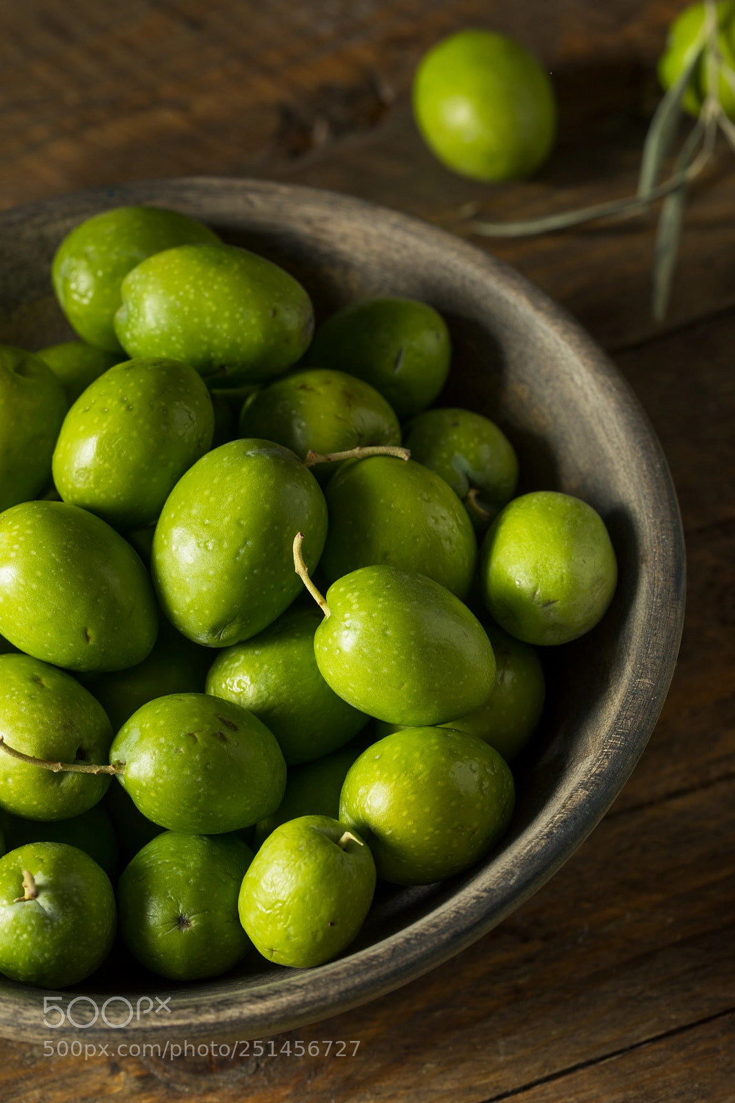 Canon EOS 5D Mark IV sample photo. Raw green organic fresh photography