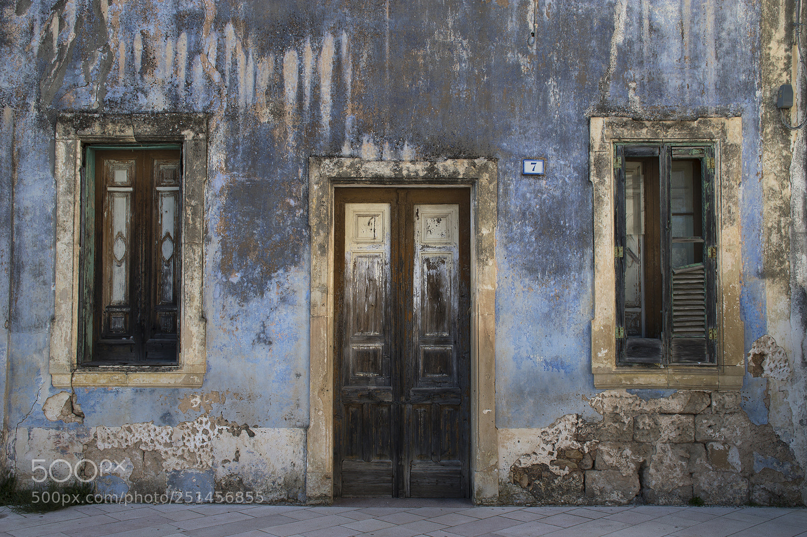 Nikon D3200 sample photo. Civico n° 7 - torchiarolo 2018 photography
