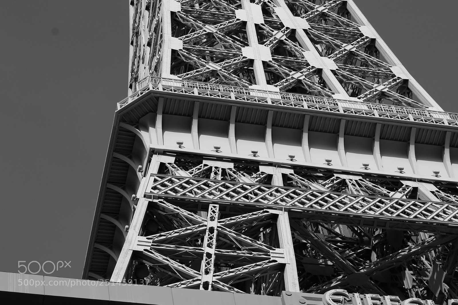 Canon EF 75-300mm f/4-5.6 sample photo. Eiffelvegas photography