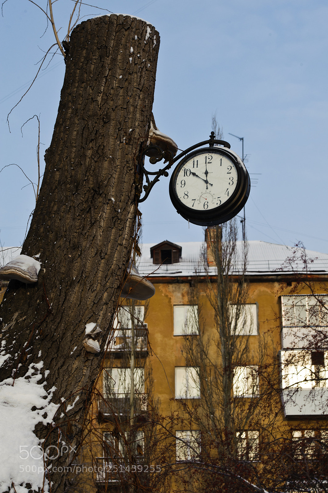 Nikon D700 sample photo. Часы в екатеринбургском дворике photography