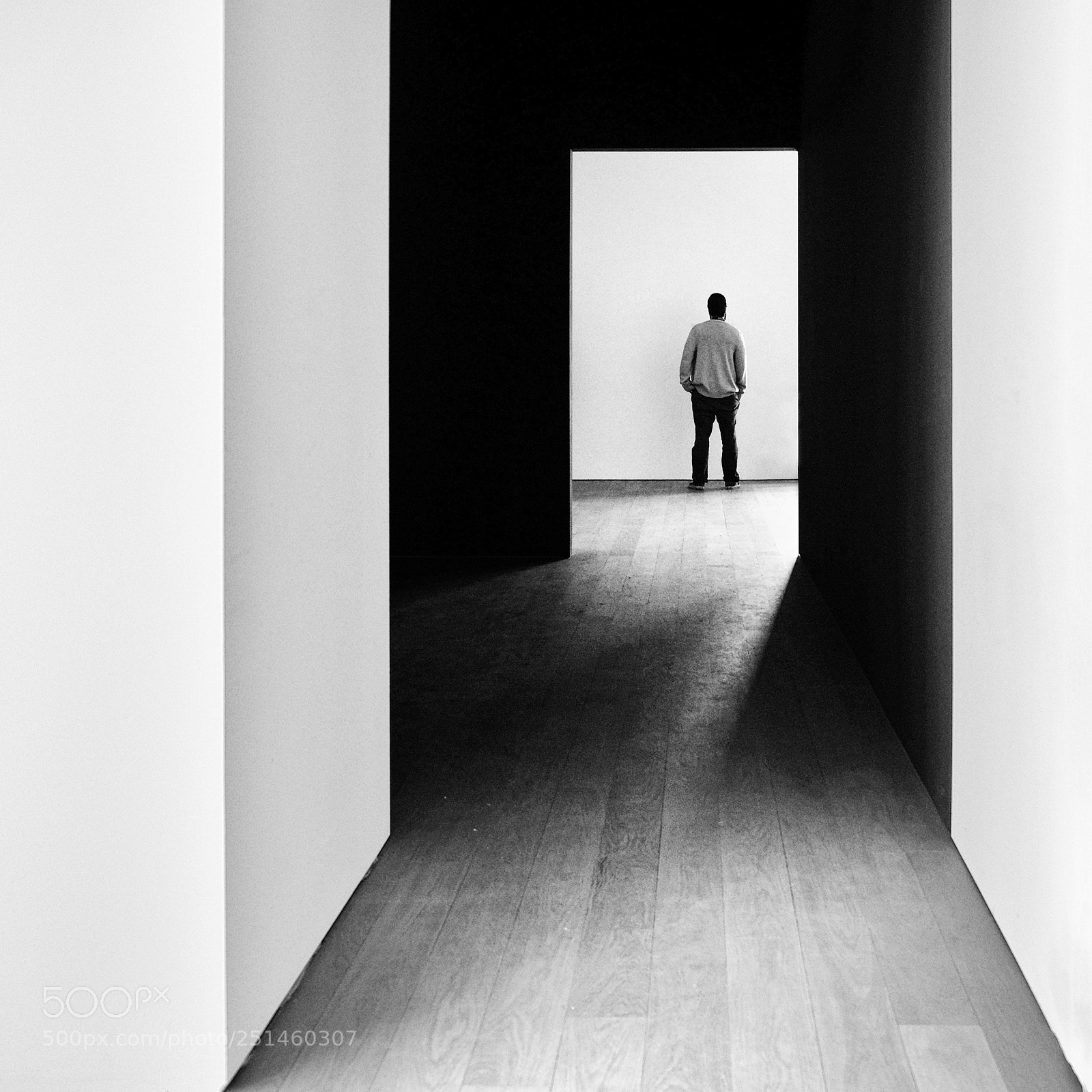 Fujifilm X-T20 sample photo. Au pied du mur... photography