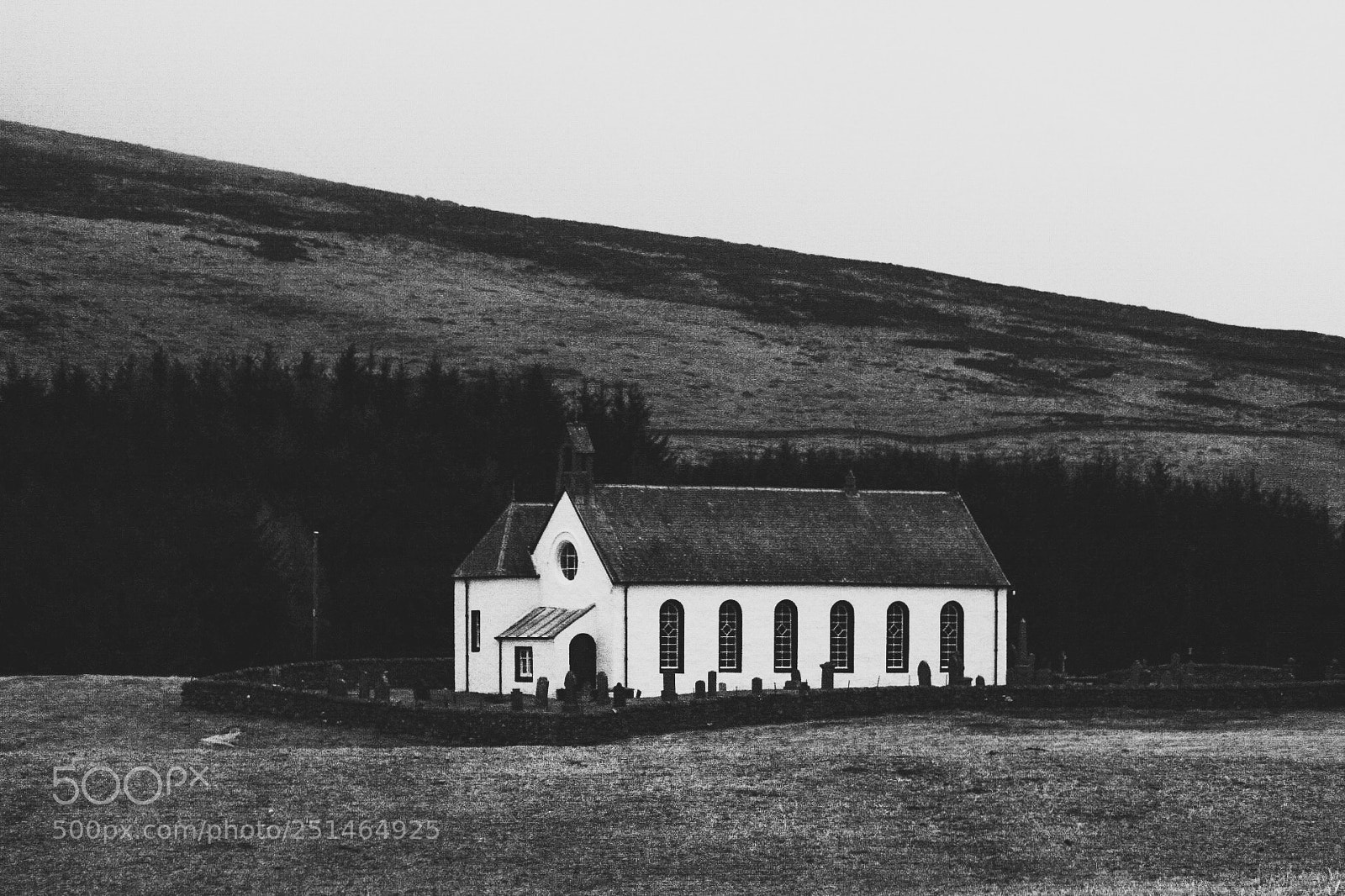 Canon EOS 1300D (EOS Rebel T6 / EOS Kiss X80) sample photo. Amulree and strathbraan church photography