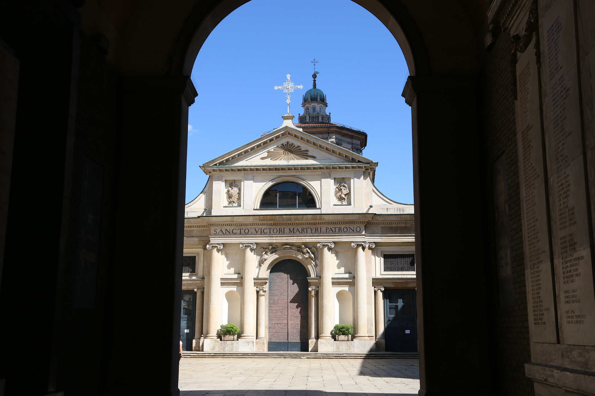 Canon EOS 70D sample photo. Saint victor church photography