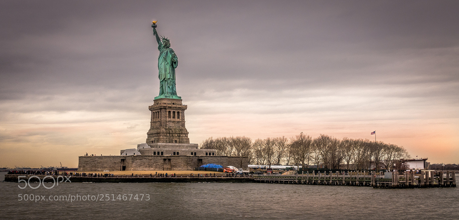 Sony Cyber-shot DSC-RX100 IV sample photo. Liberty island sunset photography