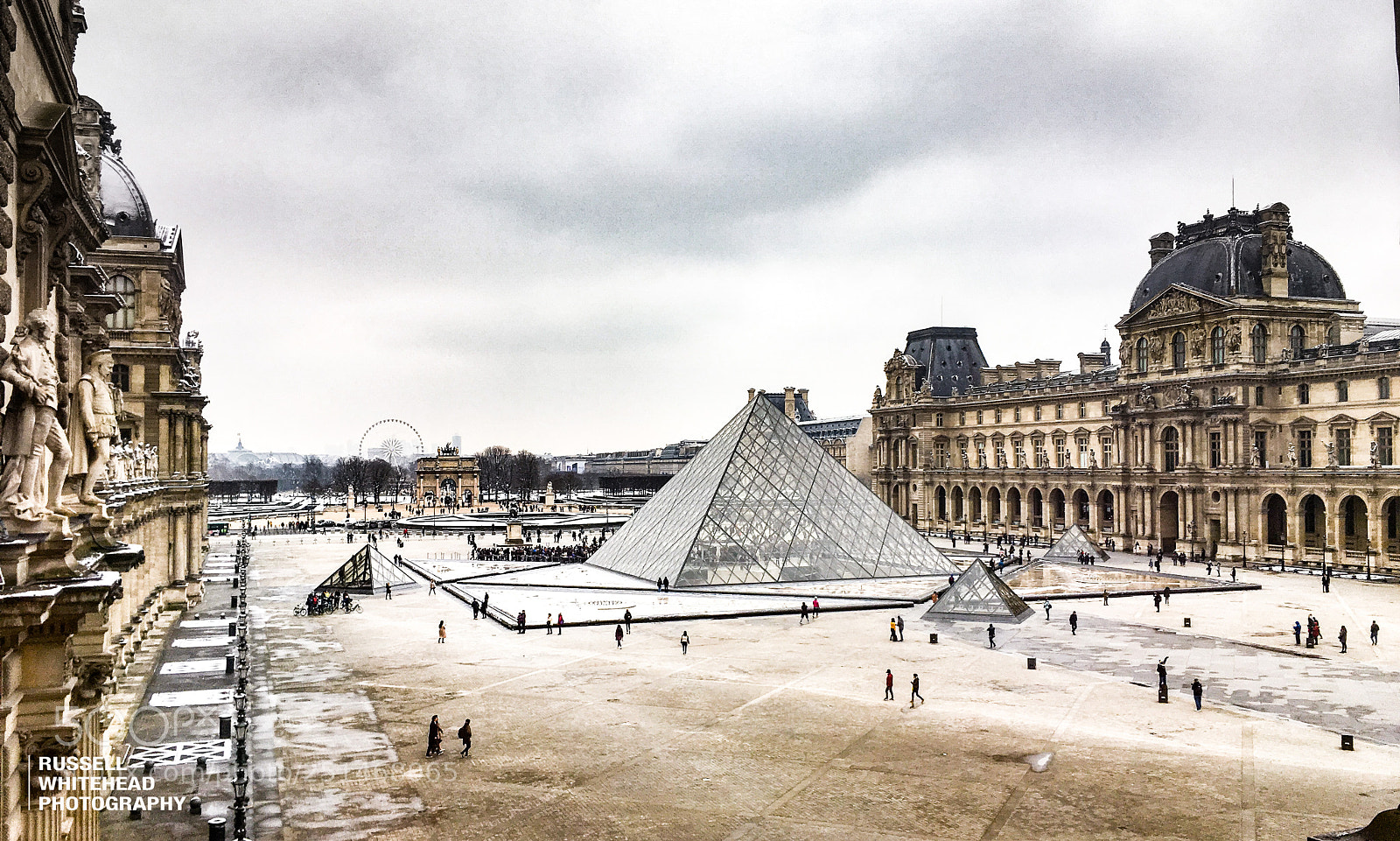 Apple iPhone SE sample photo. Louvre in snow photography
