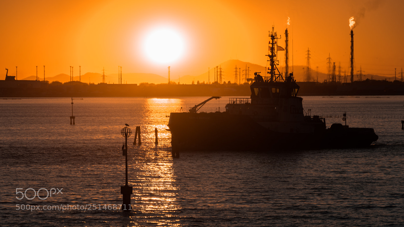 Nikon D7200 sample photo. Tugboat at sunset photography
