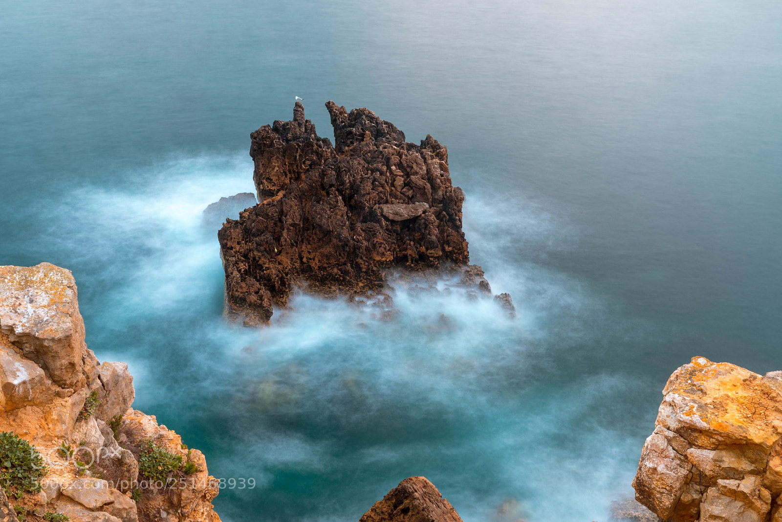 Canon EOS 5D Mark IV sample photo. Brandung in peniche photography