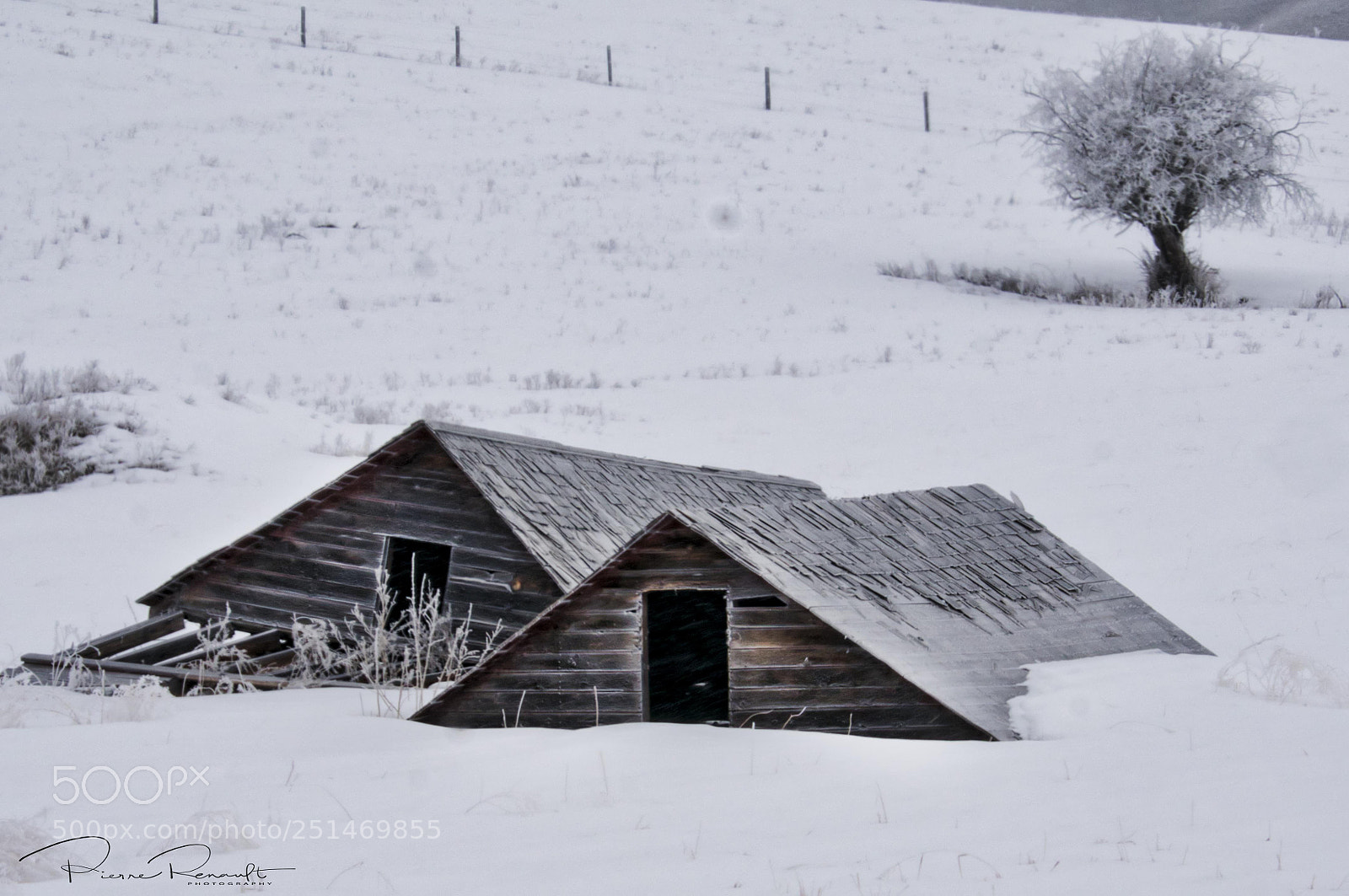 Panasonic Lumix DMC-GH4 sample photo. Old farm buildings collapsed photography
