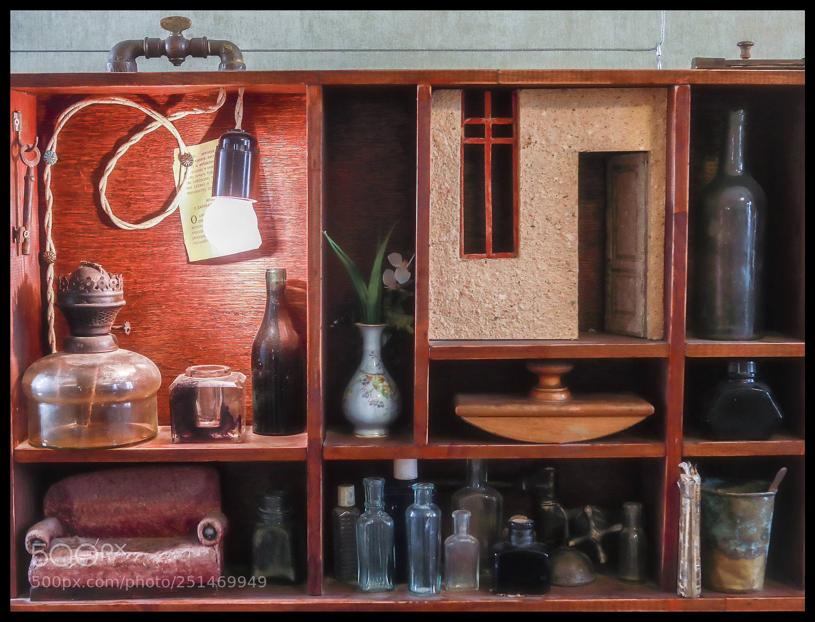 Canon EOS 5D Mark IV sample photo. Communal apartment of unnecessary photography