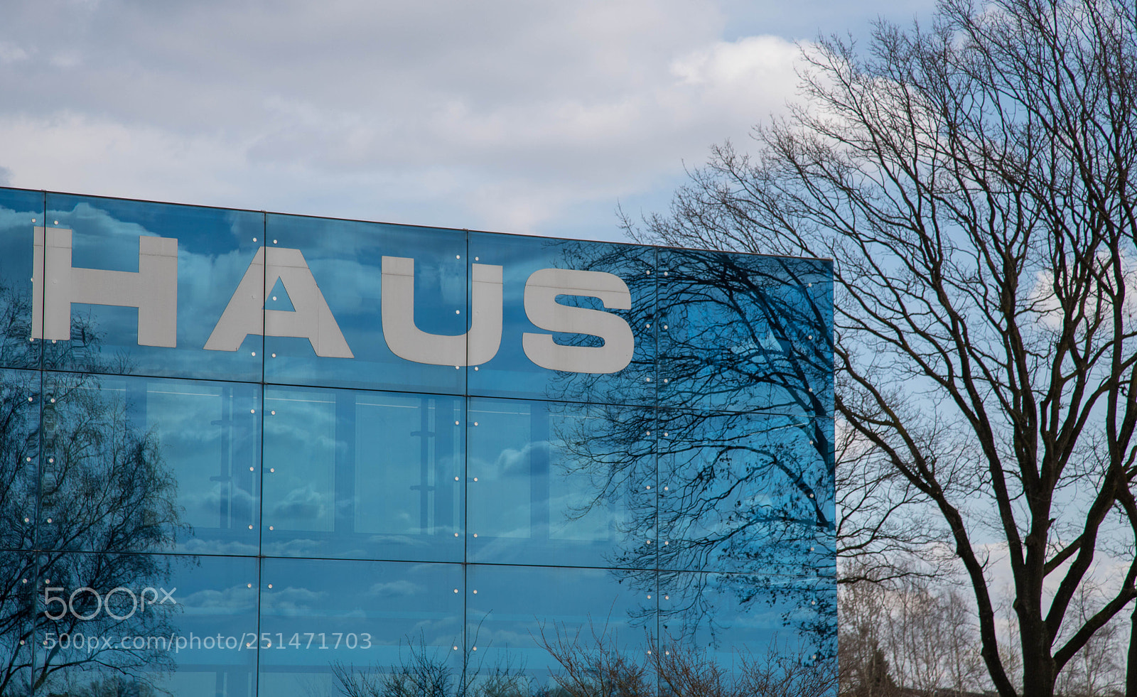 Canon EOS 6D Mark II sample photo. Haus photography
