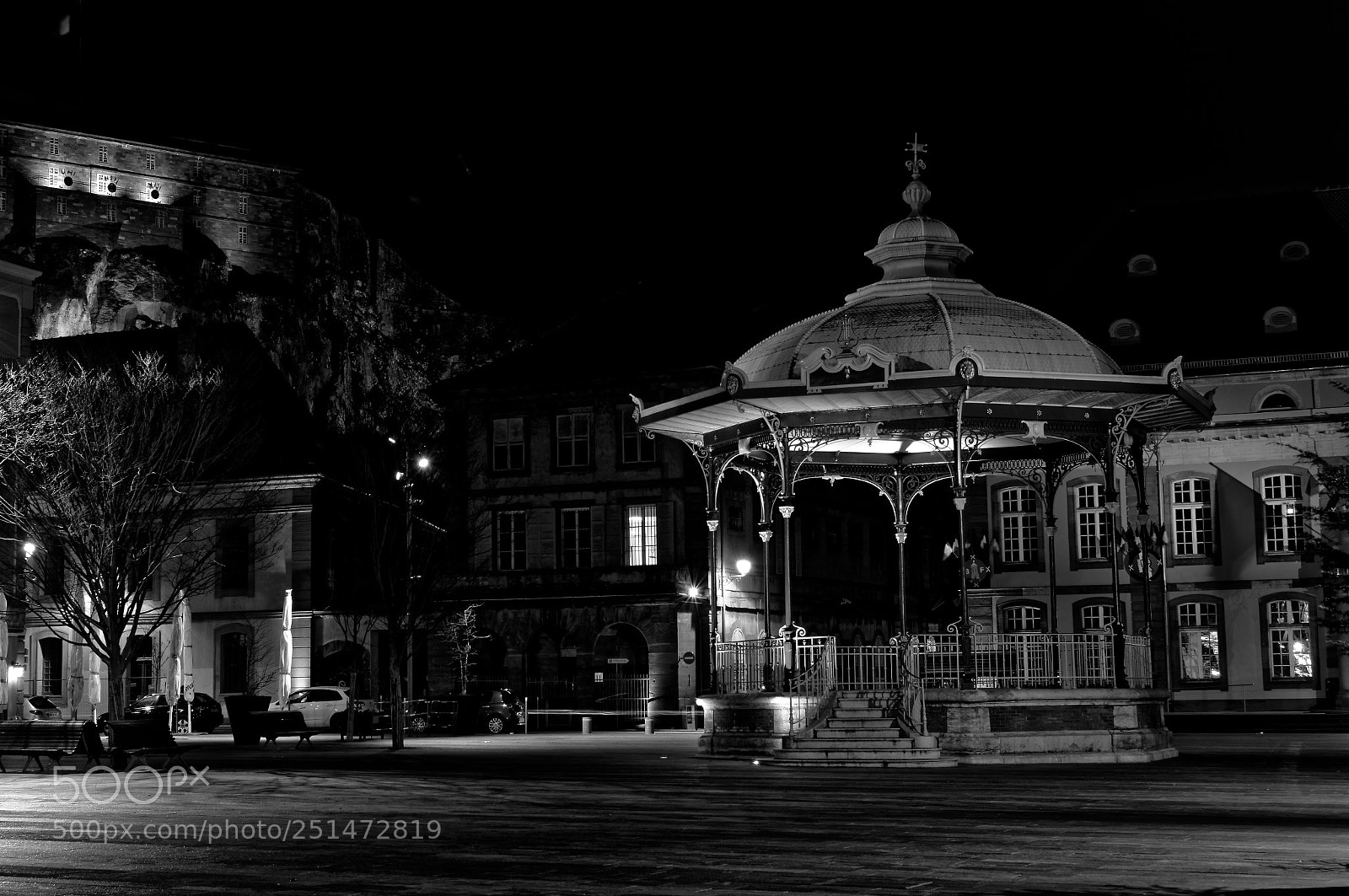 Nikon D3200 + Nikon AF-S DX Nikkor 35mm F1.8G sample photo. The place d'arme b photography