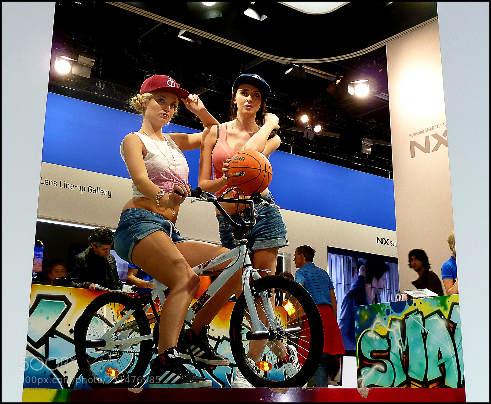 Panasonic Lumix DMC-ZS7 (Lumix DMC-TZ10) sample photo. Posing #2 photography