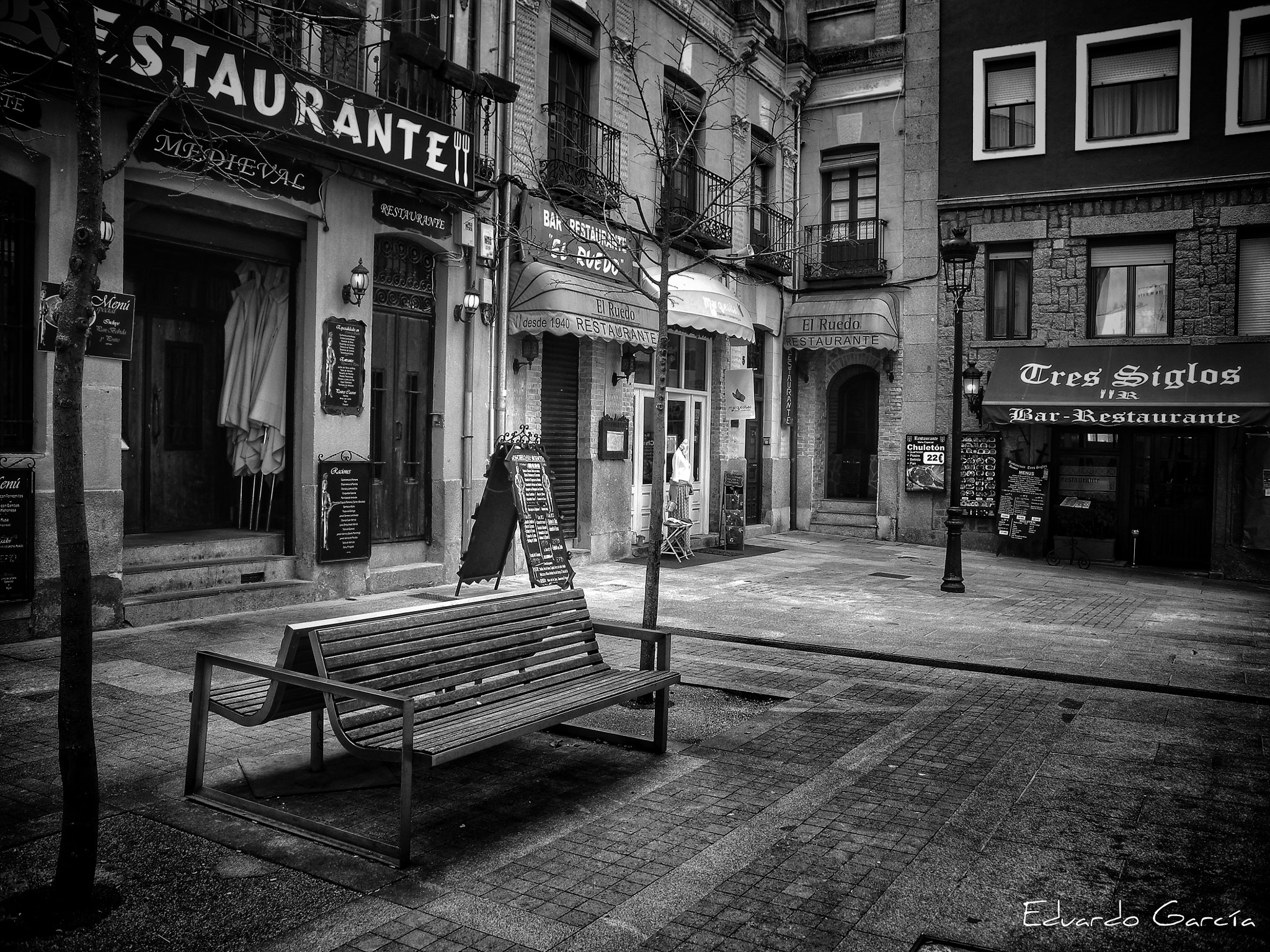 Nikon Coolpix P6000 sample photo. Restaurante medieval photography