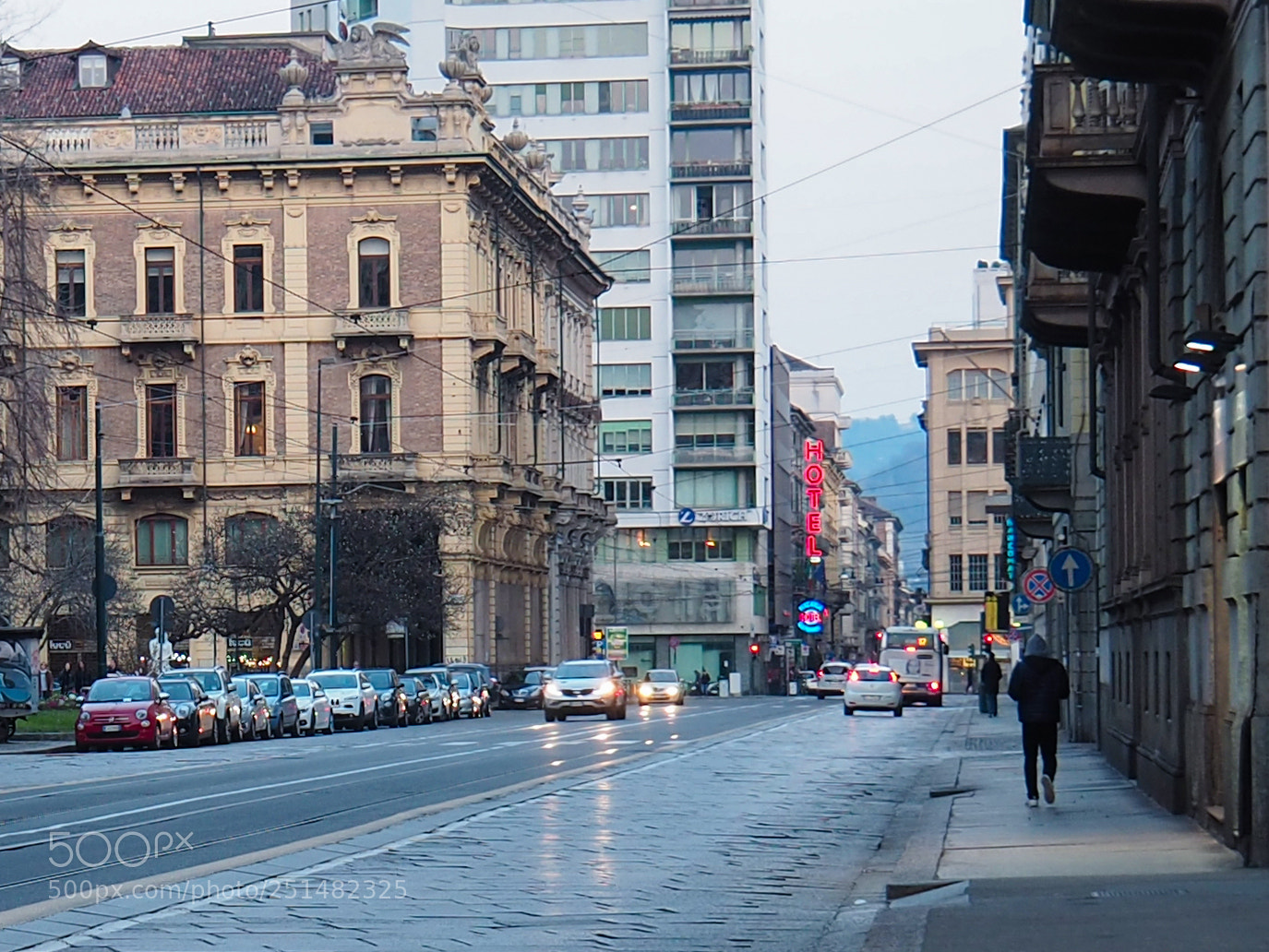 Olympus OM-D E-M10 II sample photo. Strade a torino photography