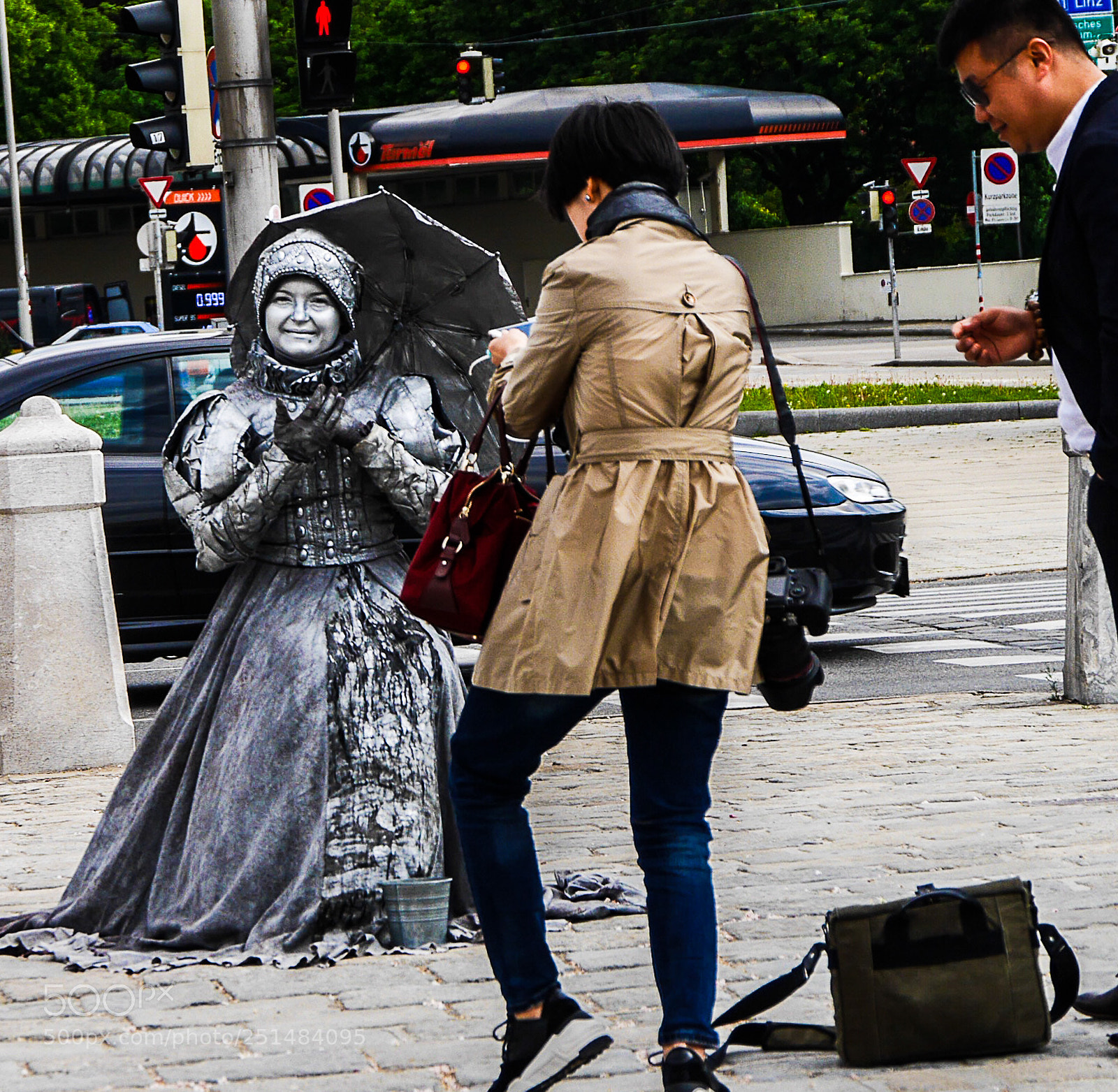 Panasonic Lumix DMC-GX7 sample photo. Street entertainer photography