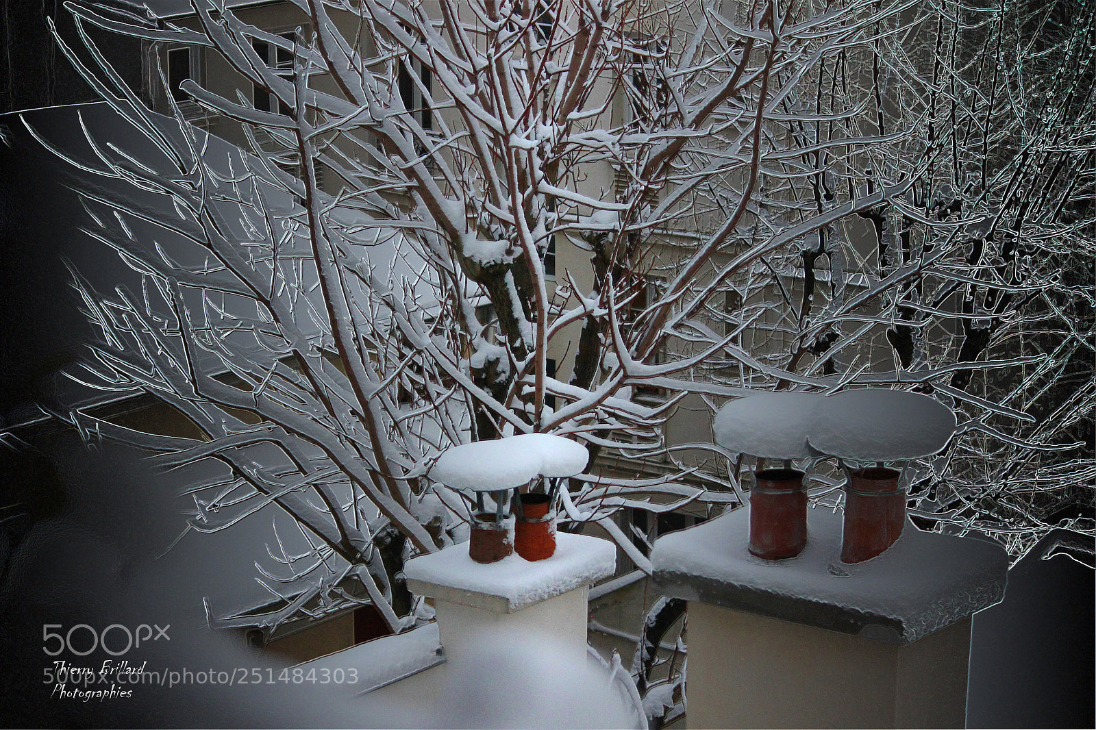 Canon EOS 600D (Rebel EOS T3i / EOS Kiss X5) sample photo. Last snow photography