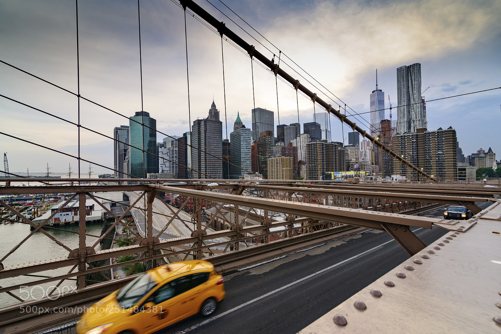 Nikon D800 sample photo. Traffic crossing the brooklyn photography