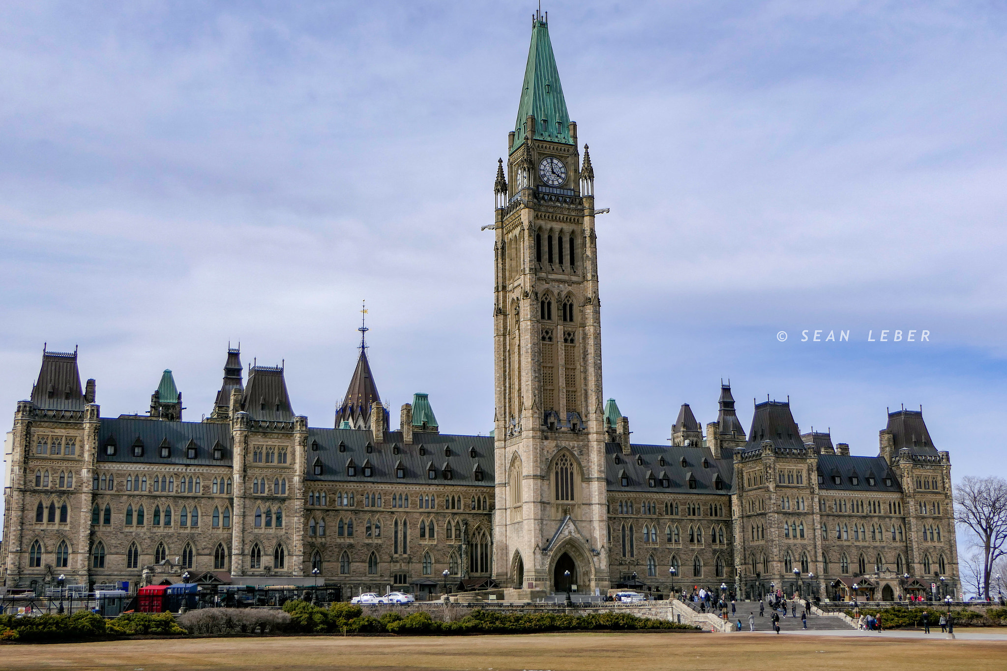 Panasonic Lumix DMC-FZ2500 (Lumix DMC-FZ2000) sample photo. Parliament photography