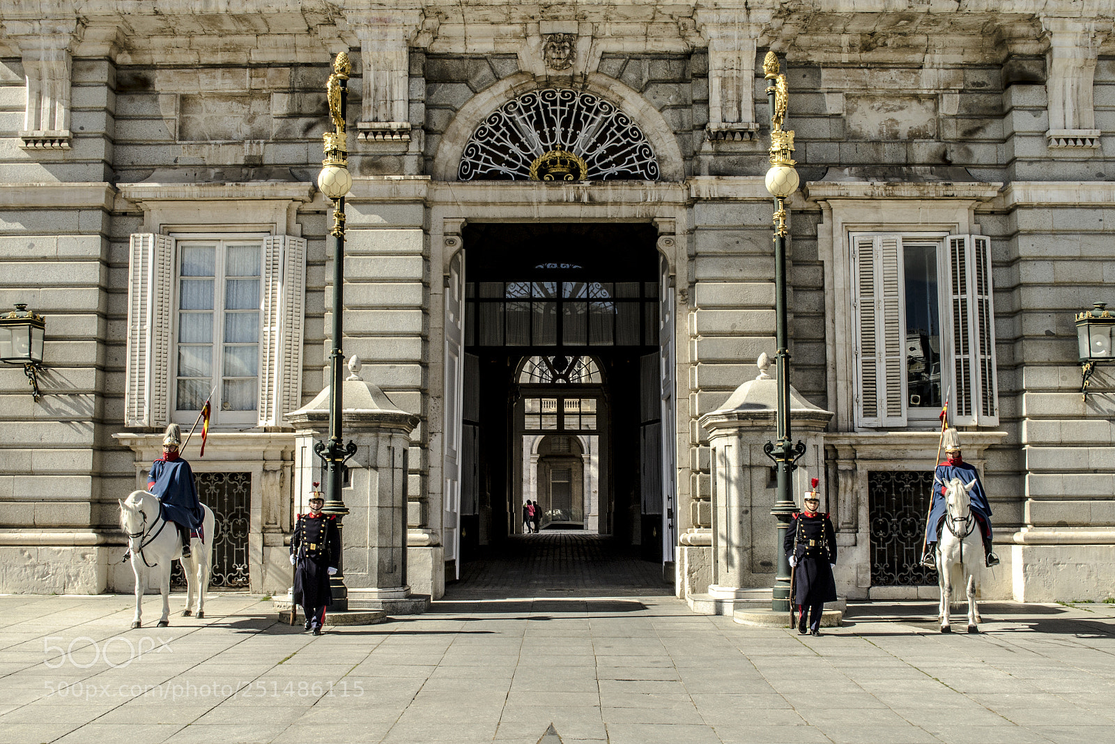 Nikon D5100 sample photo. Guards at spain's royal photography