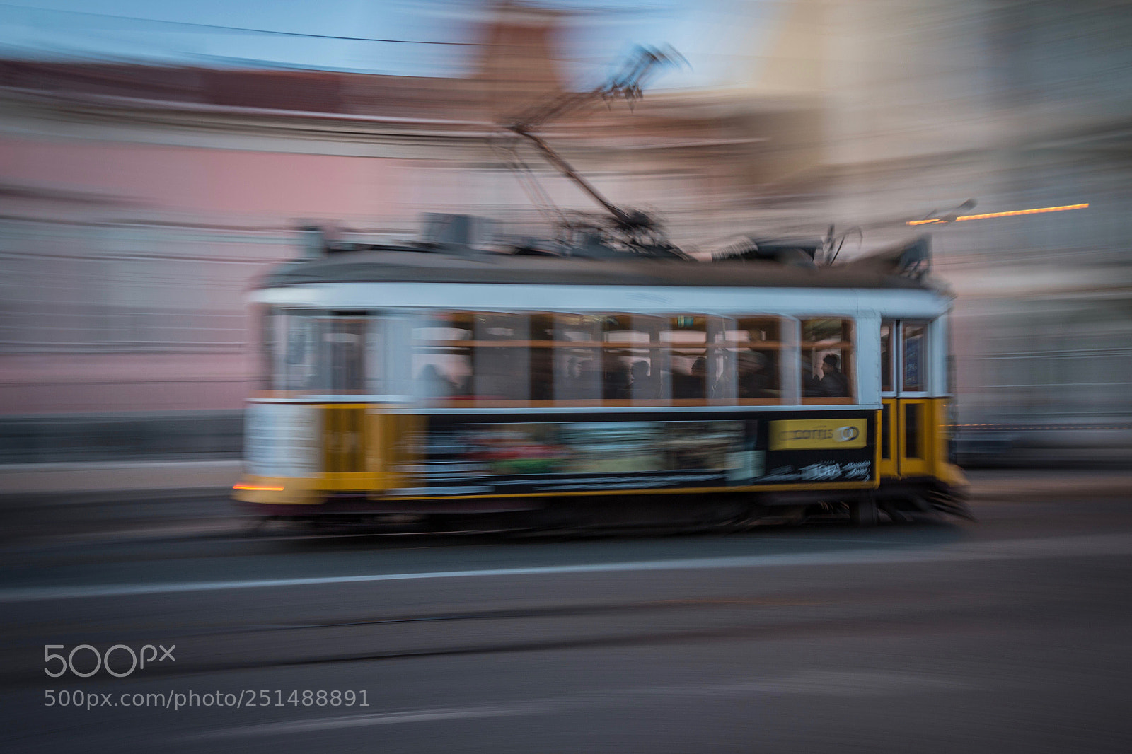 Canon EOS 70D sample photo. Full speed streetcar photography