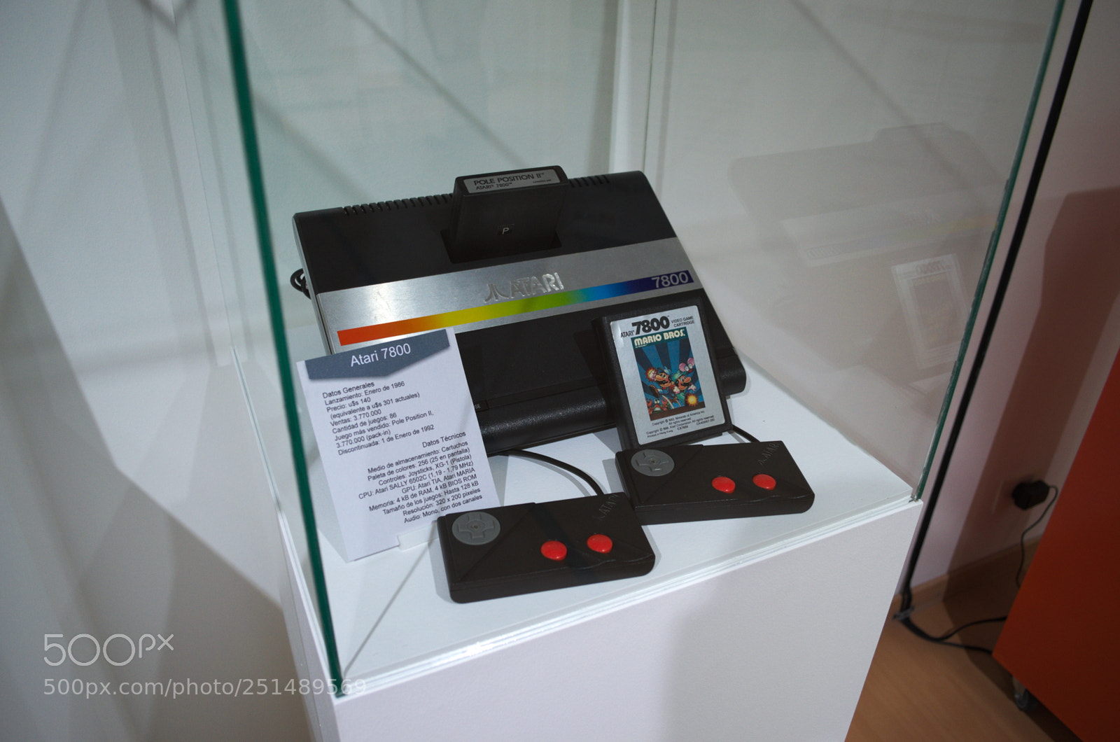 Nikon D5100 sample photo. Museo de inform tica photography