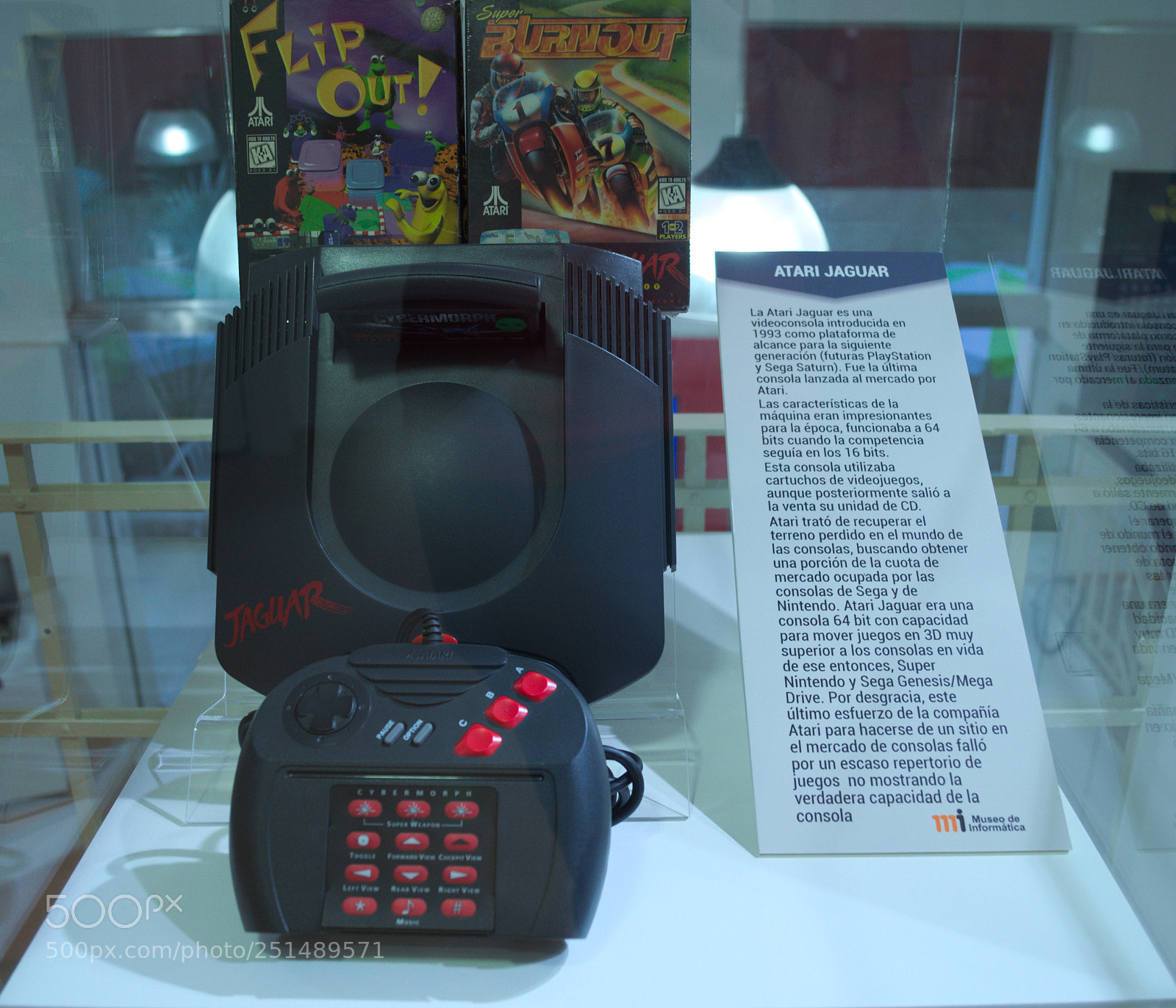 Nikon D5100 sample photo. Museo de inform tica photography