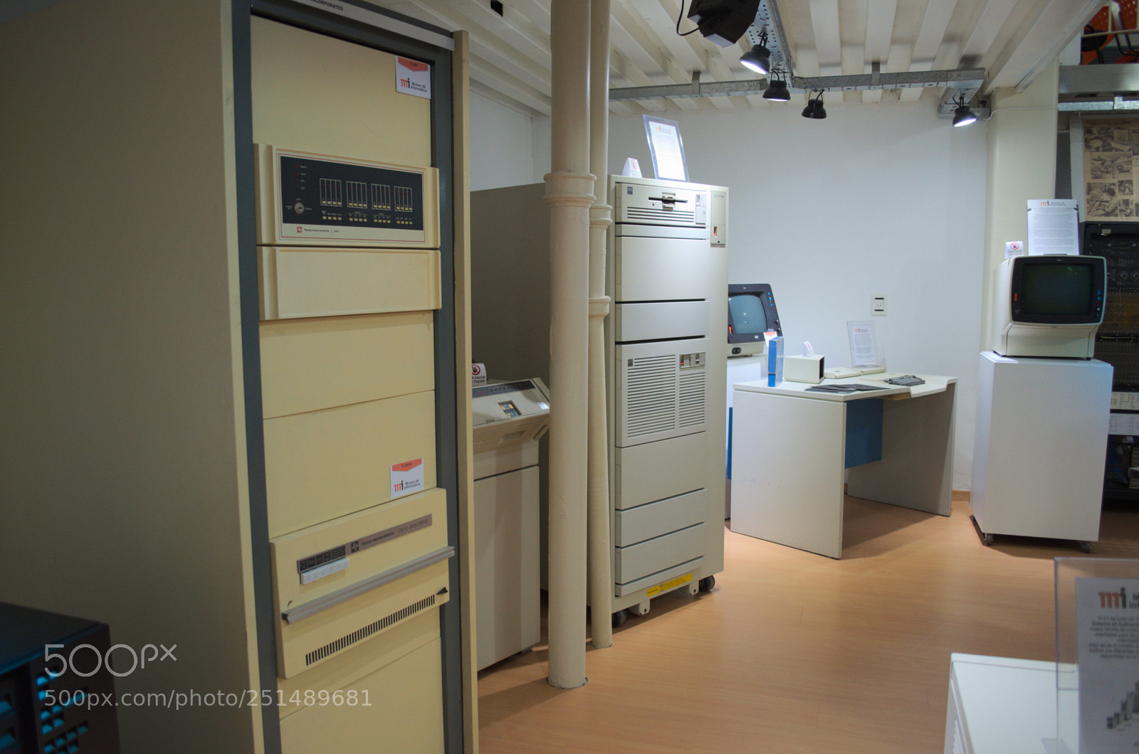 Nikon D5100 sample photo. Museo de inform tica photography